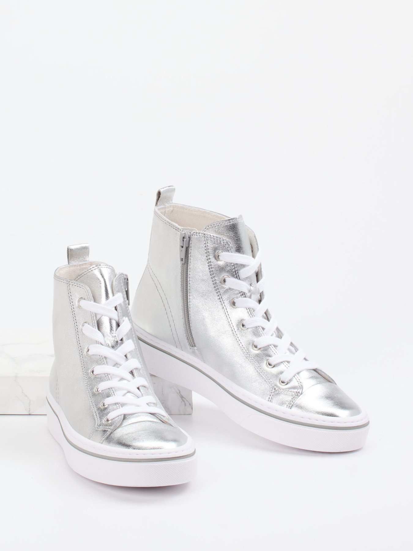 Sneaker High silber 1673449000904
