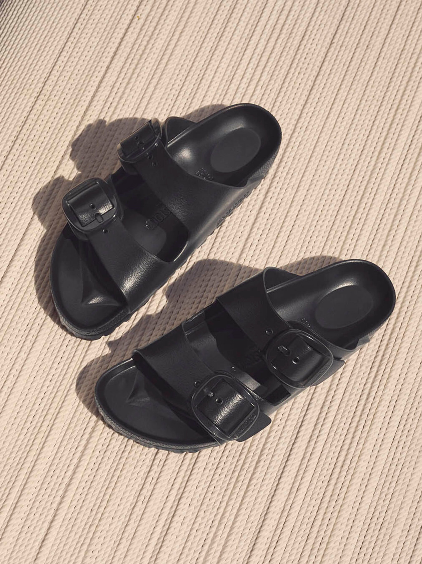 Badepantolette Arizona Big Buckle schwarz 7121009004502