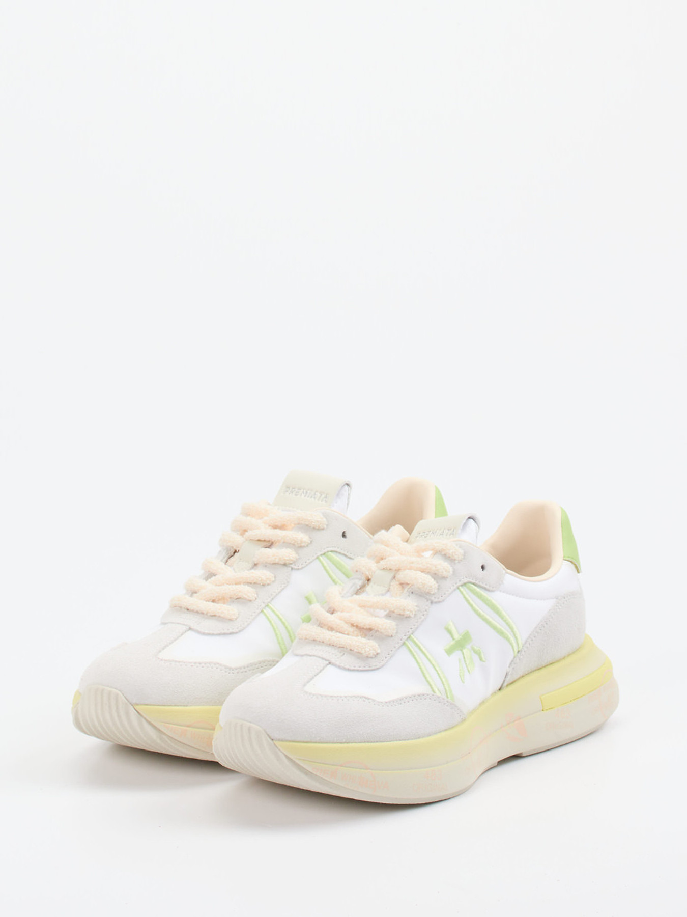 Sneaker weiß 1663768000102