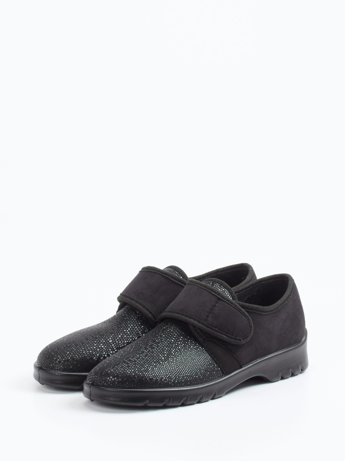 Hausschuh schwarz 7113009001602