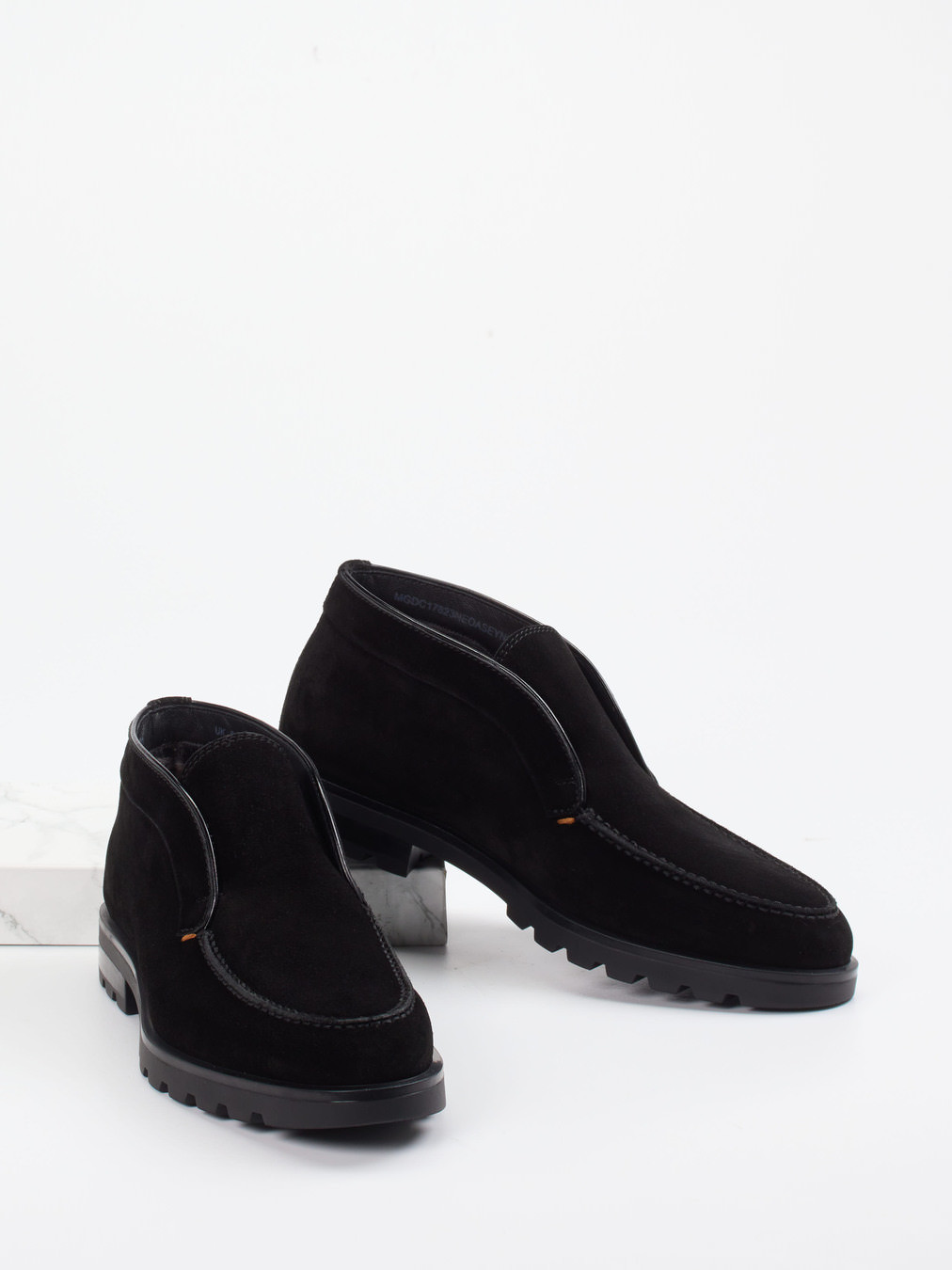 Boot schwarz 4811009051904