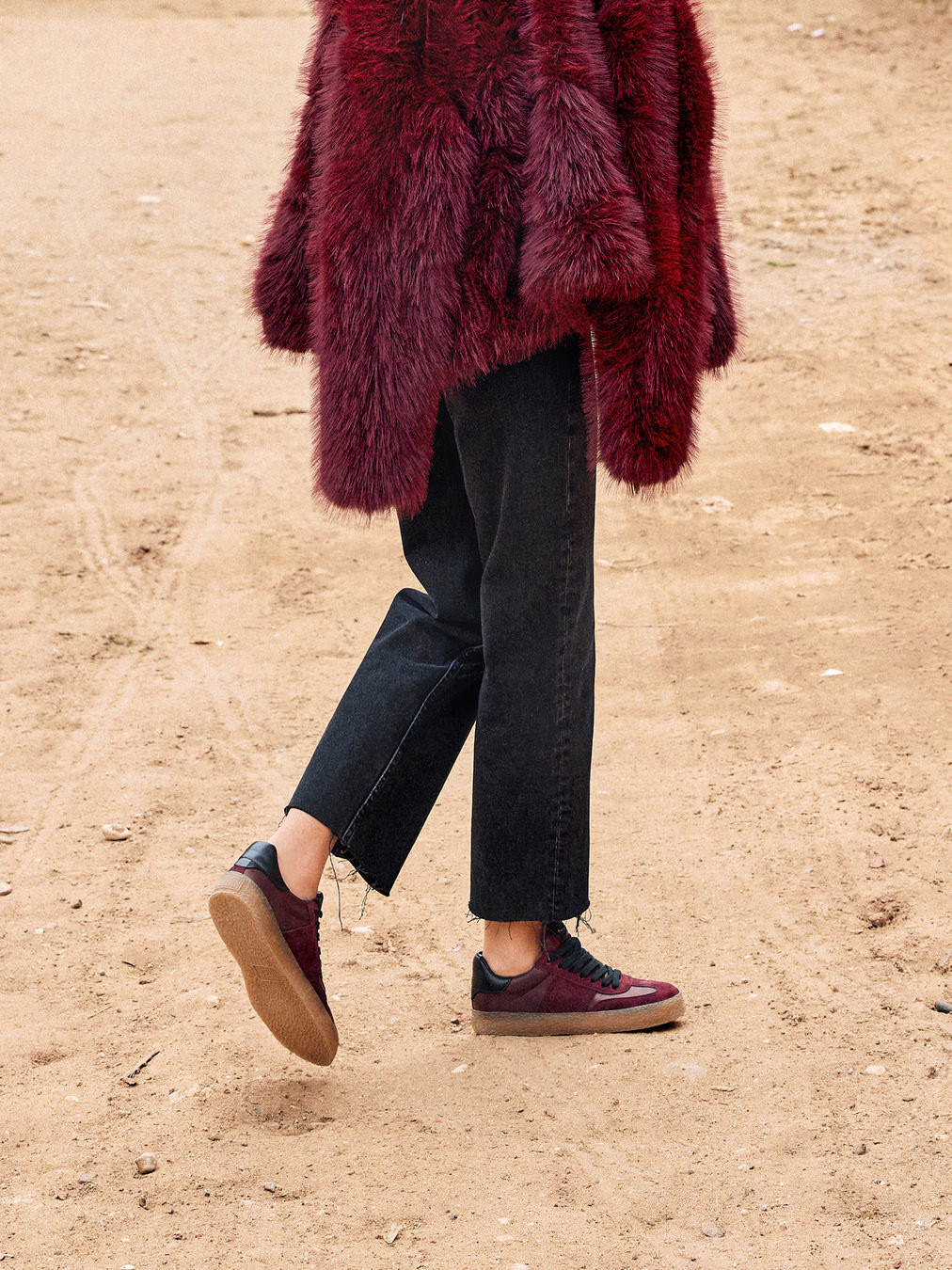 Sneaker rot 1661500000502