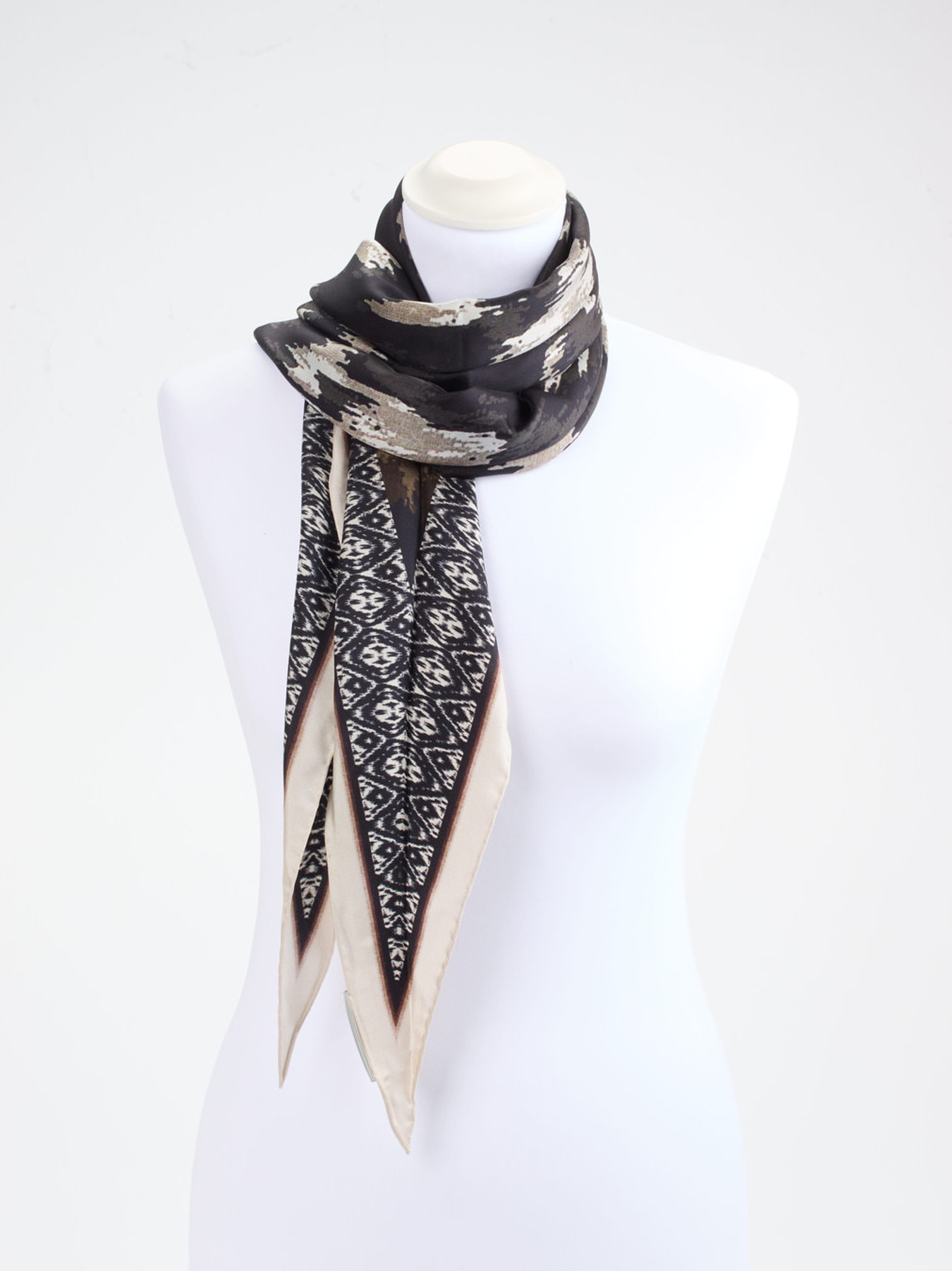 Schal schwarz 9321007000201