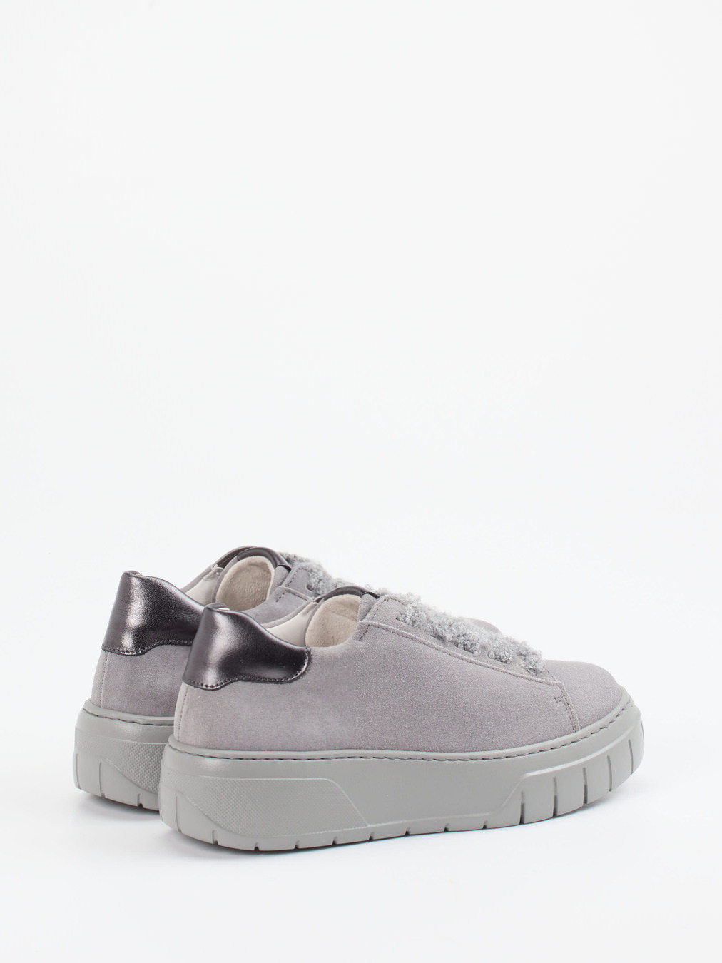 Sneaker grau 1665454000203