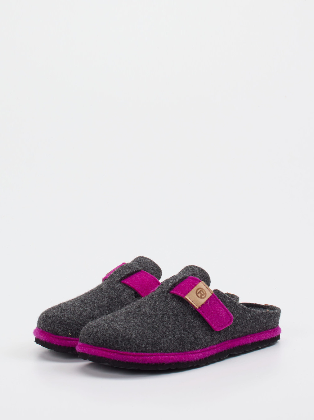 Hausschuh grau 7163405001502