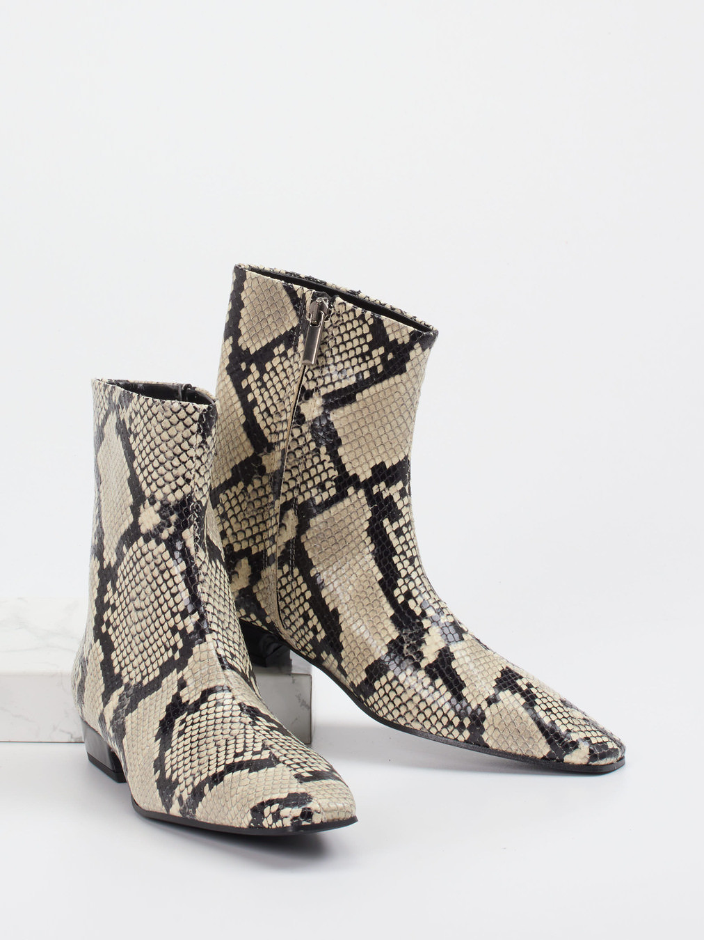 Stiefelette schwarz 1733047000304