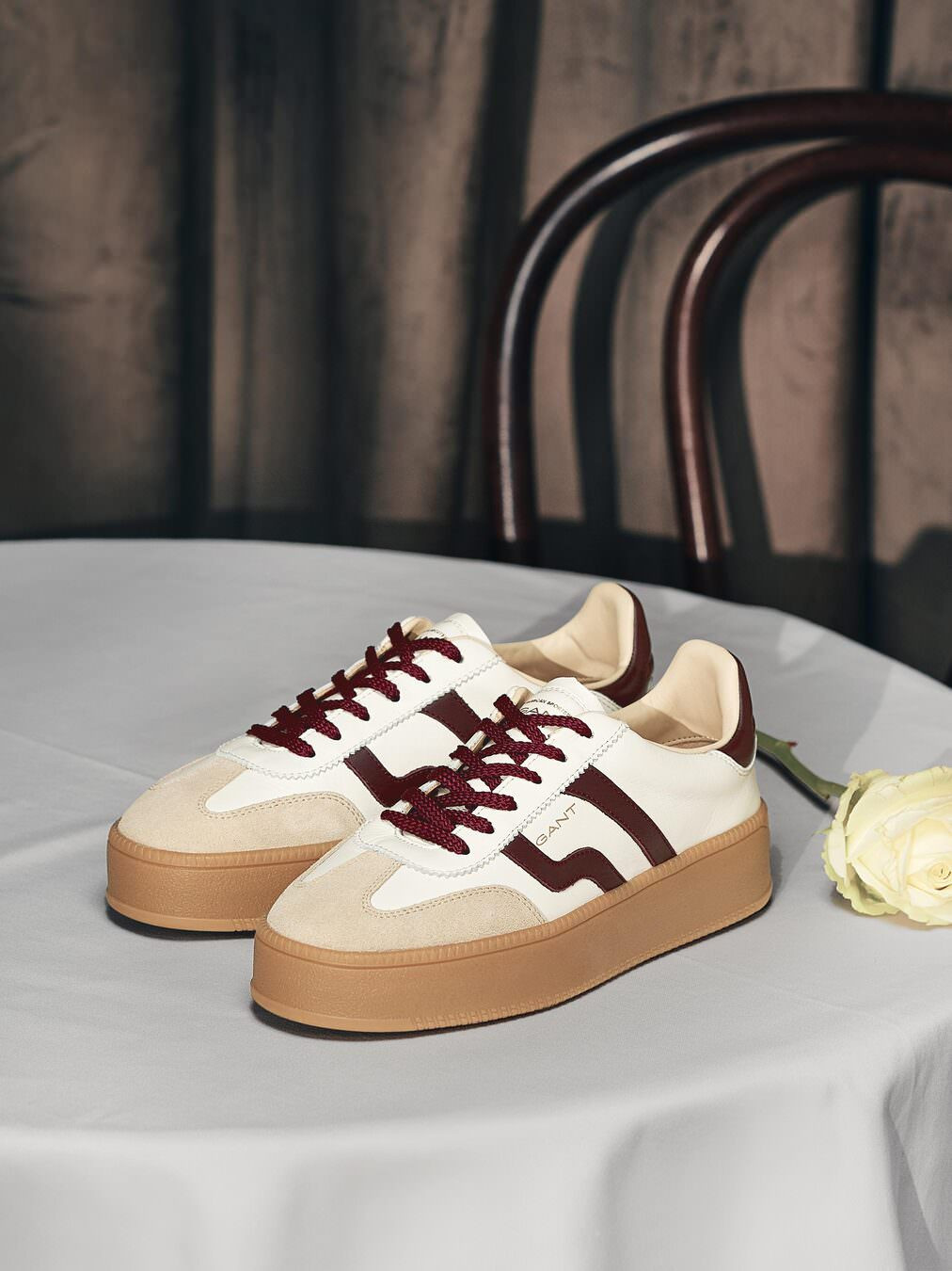 Sneaker weiß 1665745000102