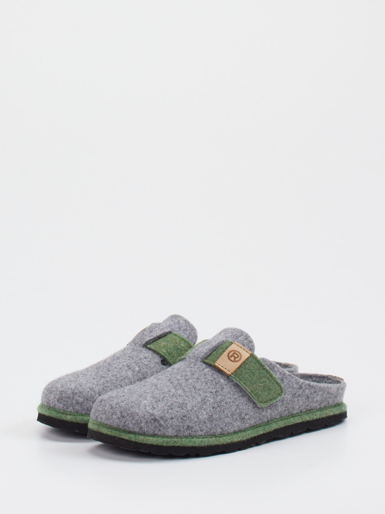 Hausschuh grau 7163456000202