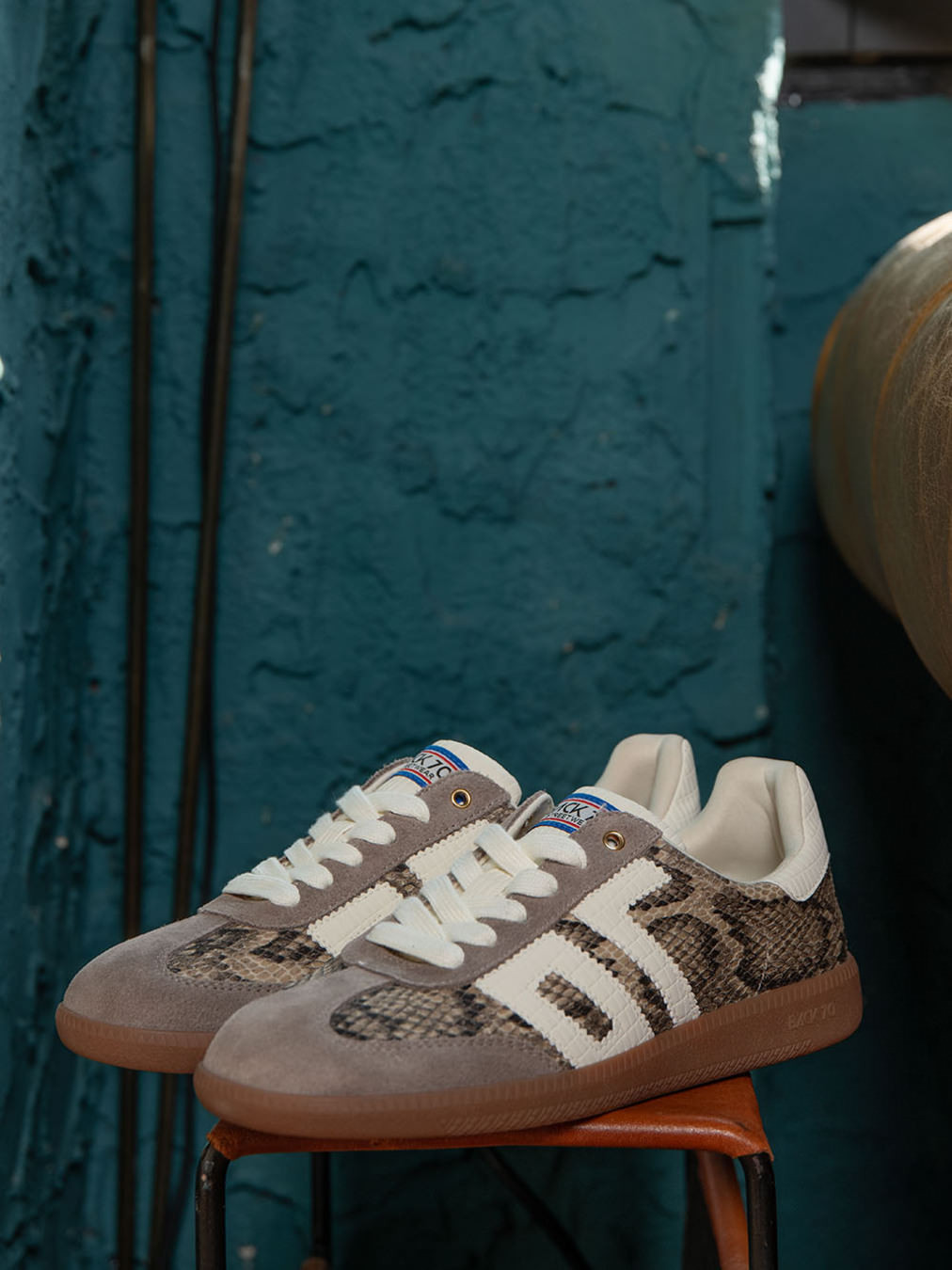 Sneaker grau 1661457000302