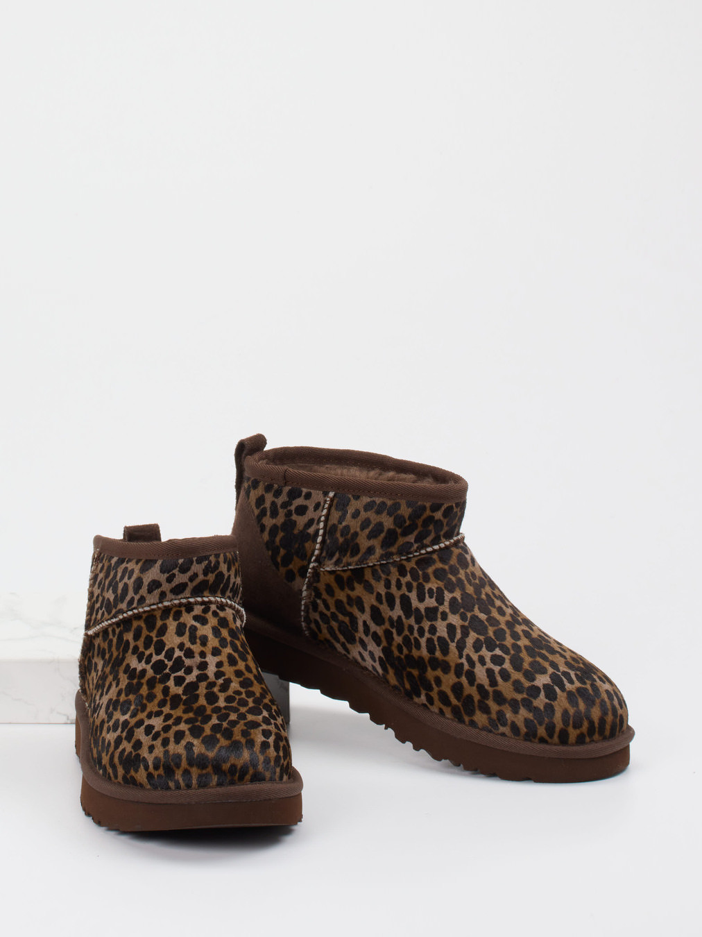 Stiefelette Classic Ultra Mini braun 1811250000104