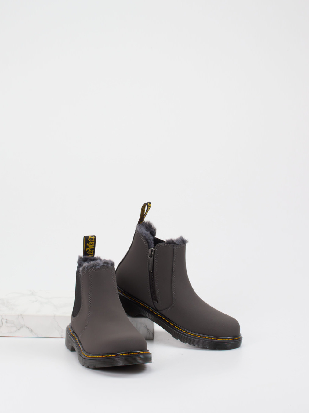 Boot grau 6820409002504