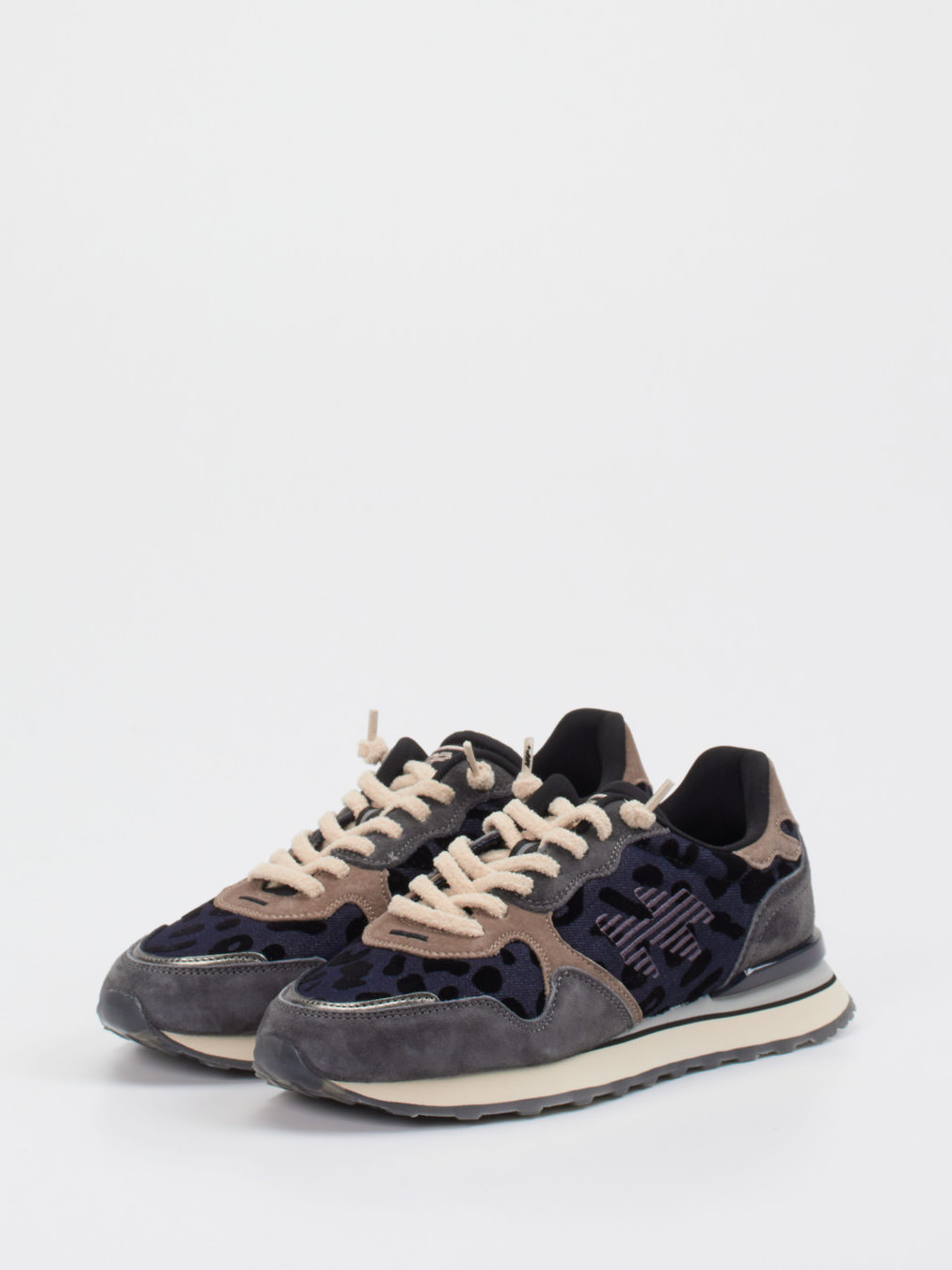 Sneaker grau 1663403000302