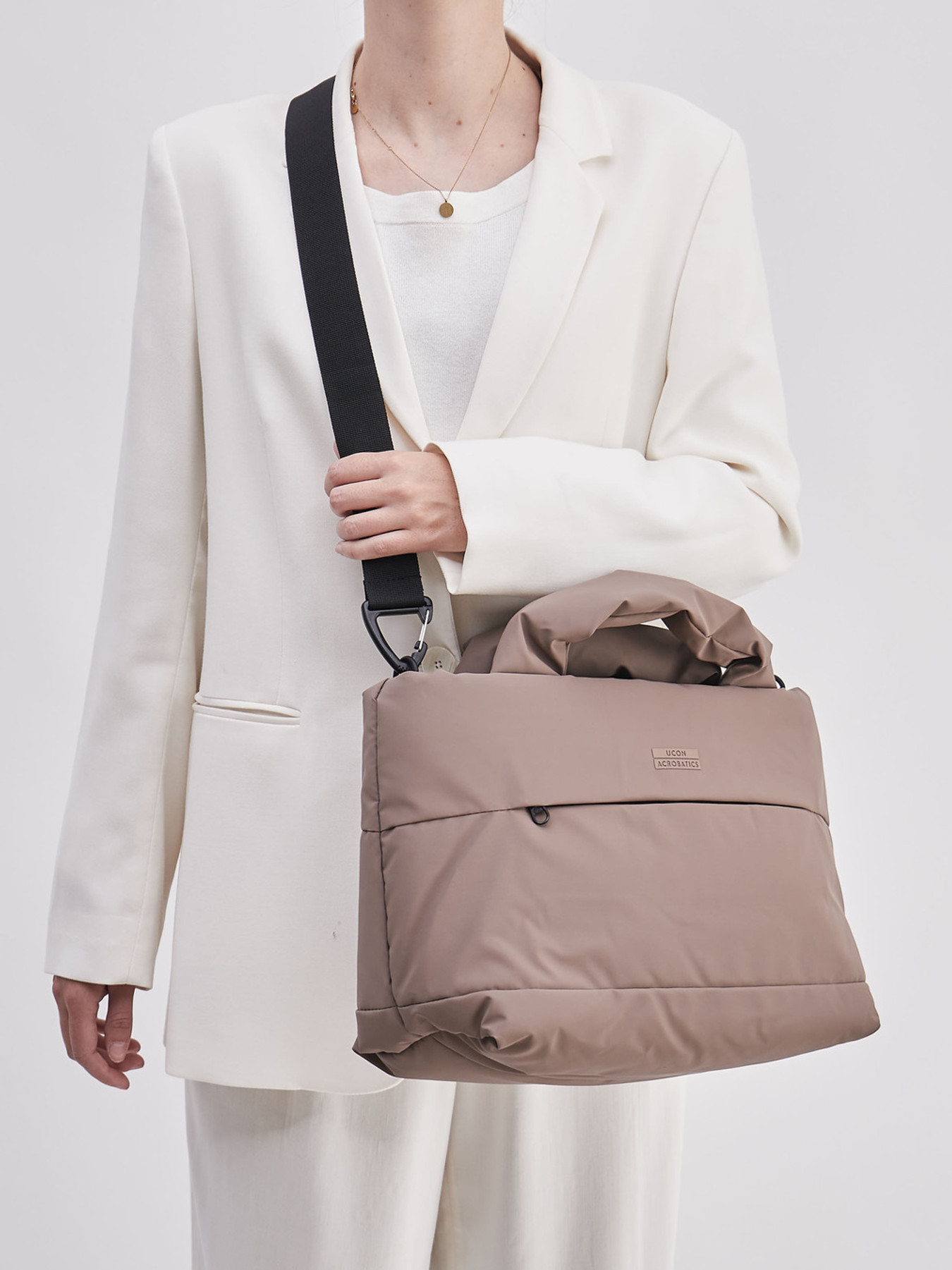 Umhängetasche beige 9301309000106