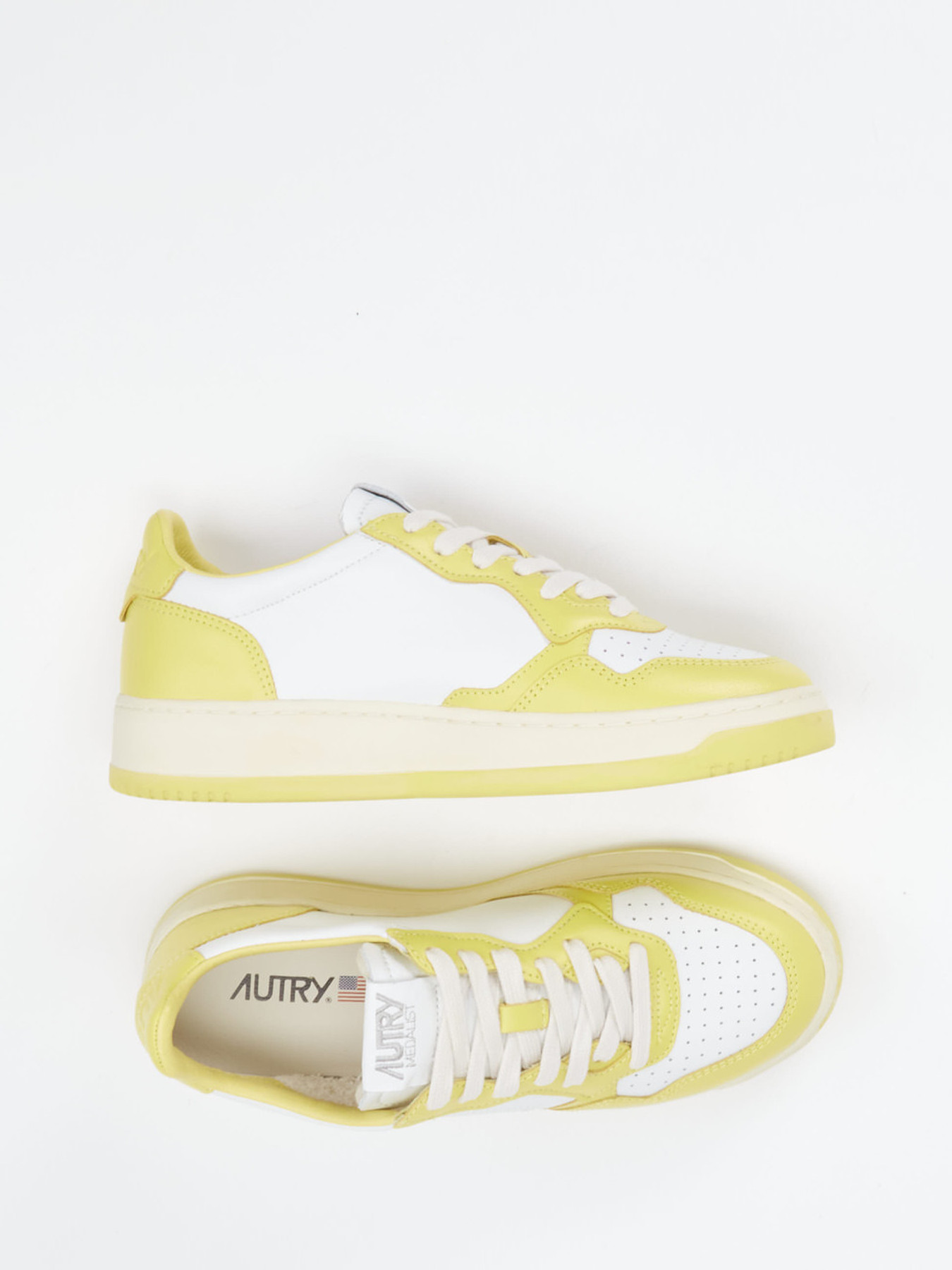 Sneaker weiß 1663708000304