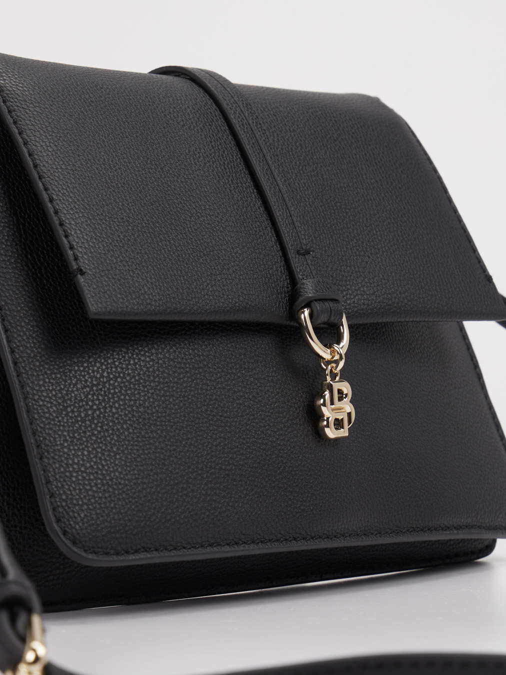 Umhängetasche schwarz 9301009004205