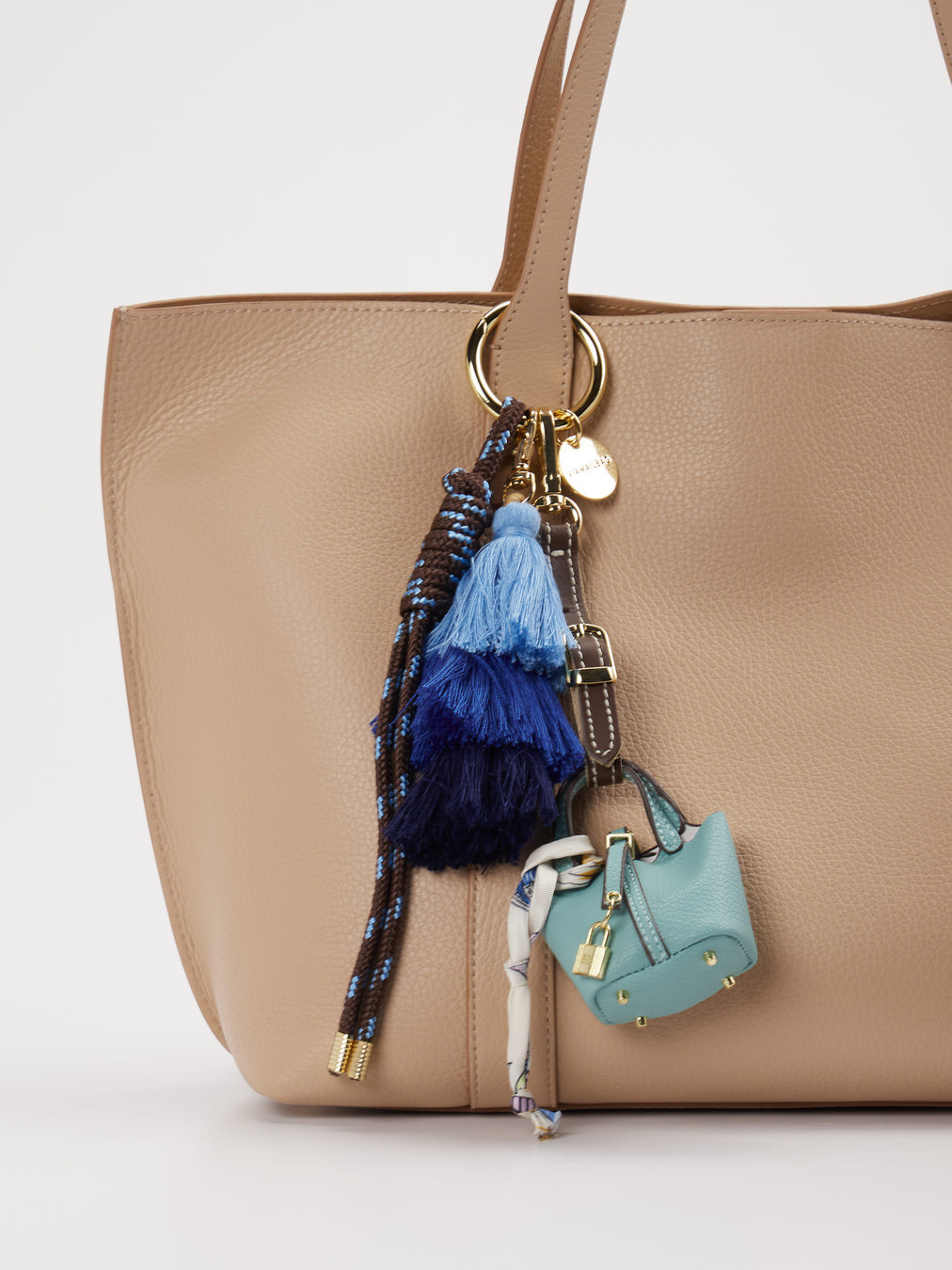 Anhänger blau 9382169000102