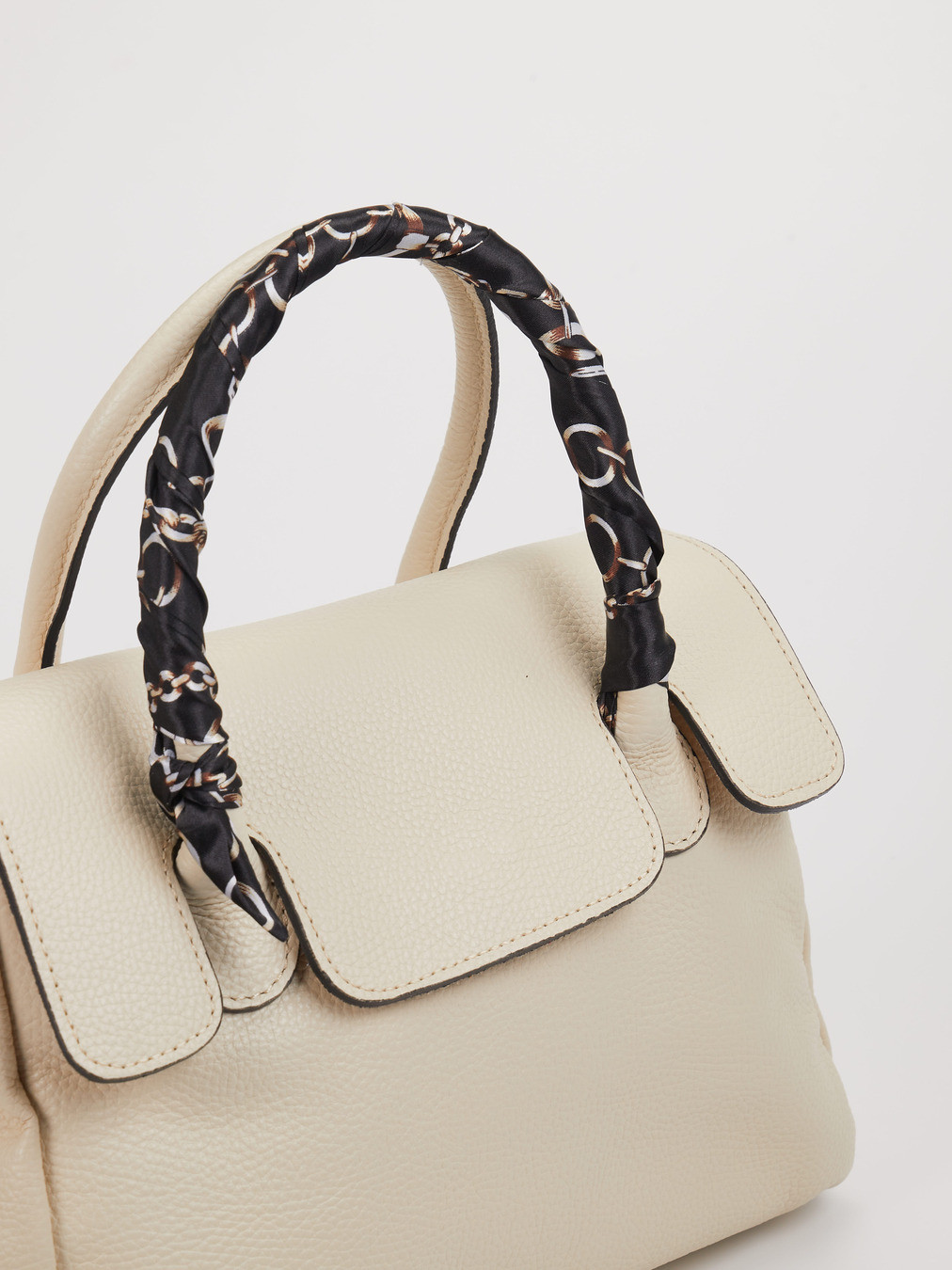 Schulter-/ Umhängetasche weiß 9392739000804