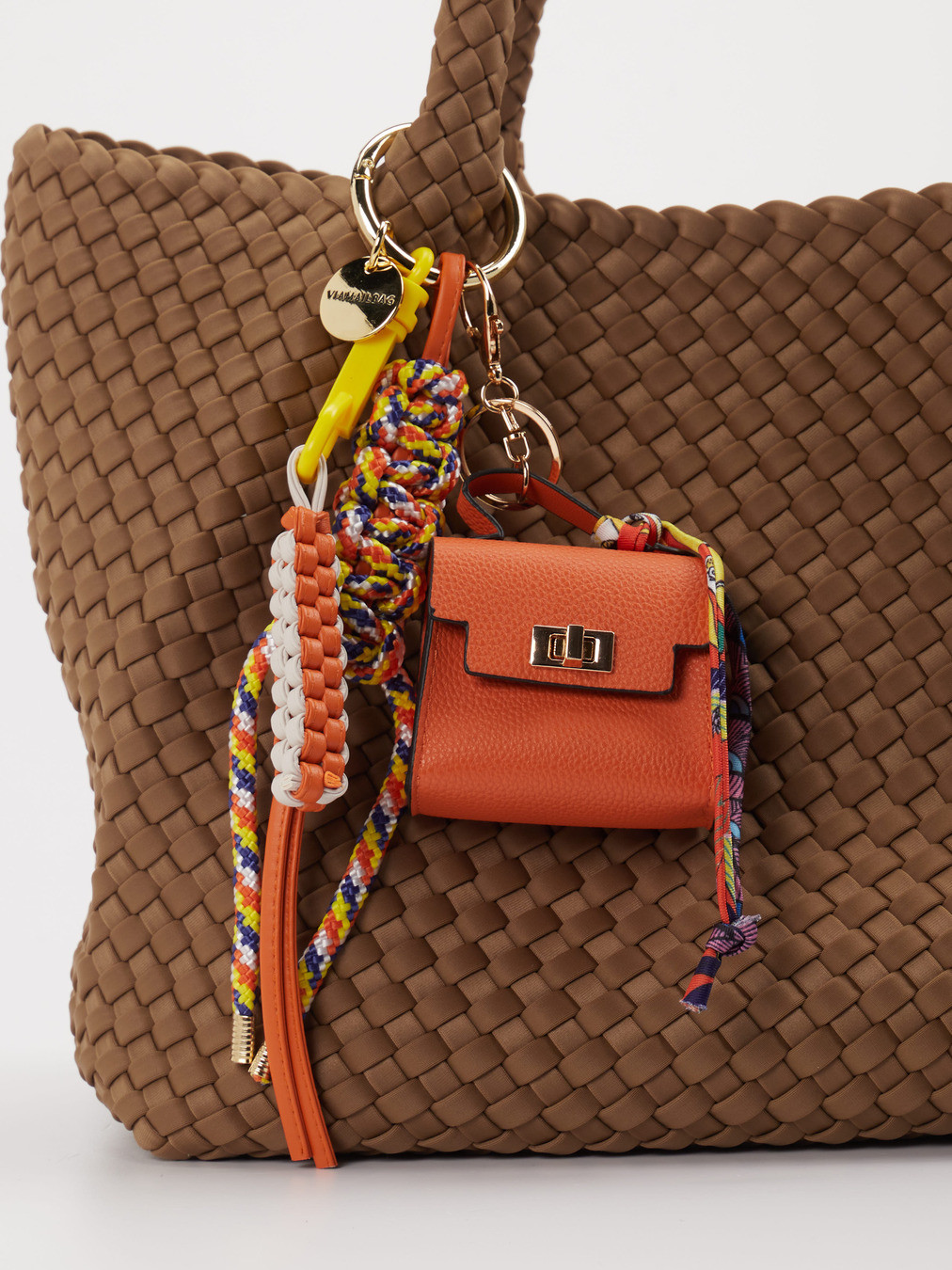 Anhänger orange 9382579000102