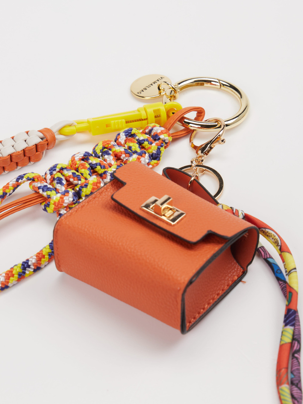 Anhänger orange 9382579000101