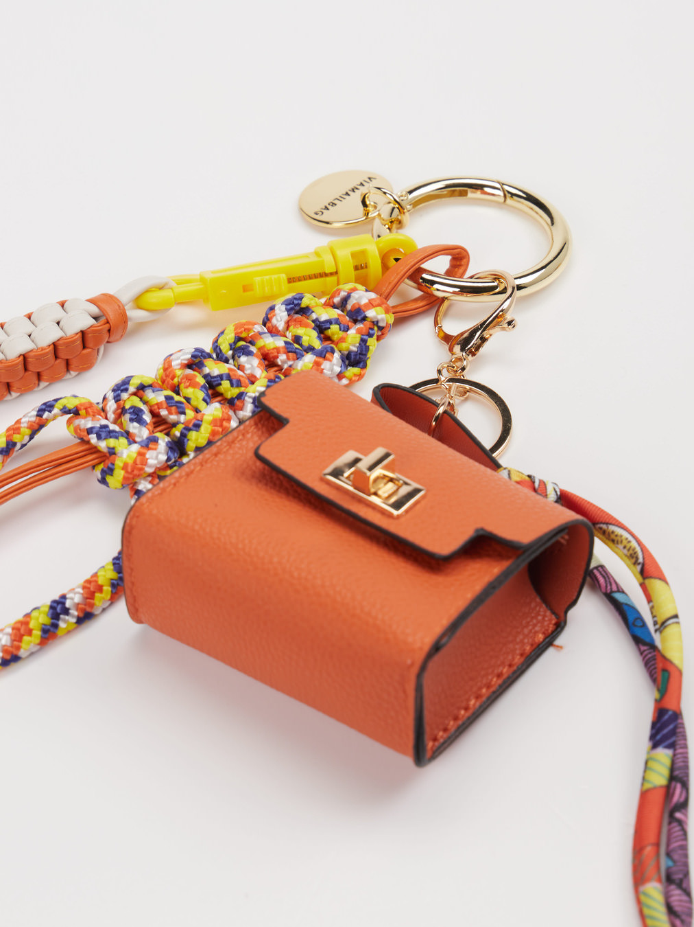 Anhänger orange 9382579000101