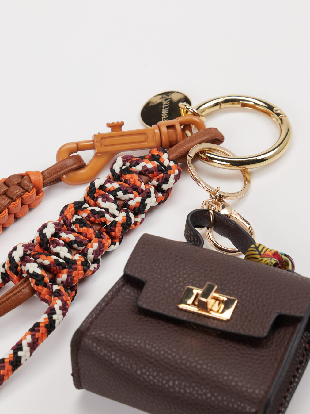 Anhänger rot 9382572000101