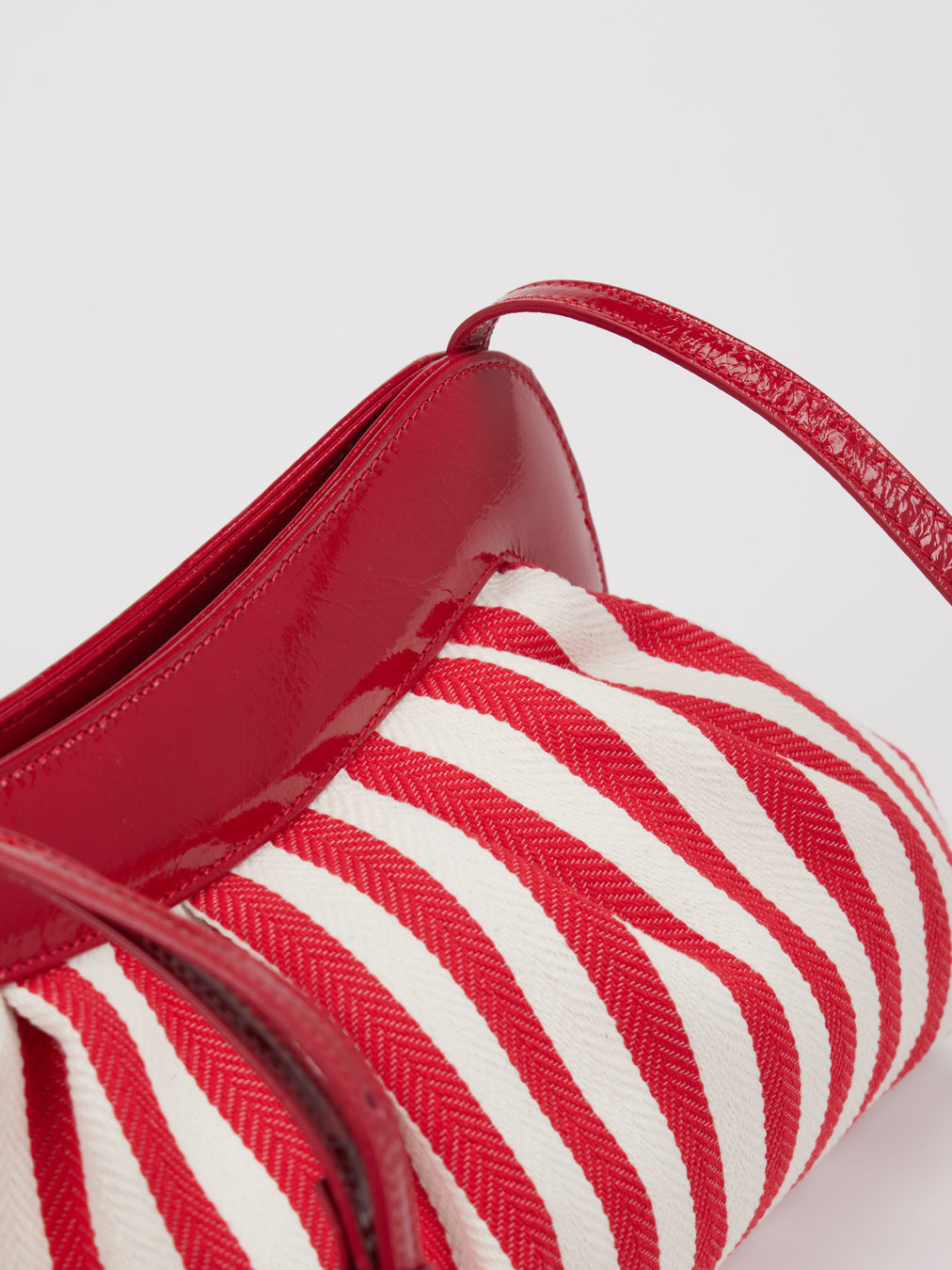 Clutche & Abendtasche rot 9305559000103