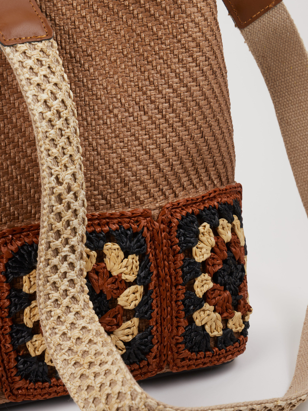 Schulter-/ Umhängetasche braun 9392229001203