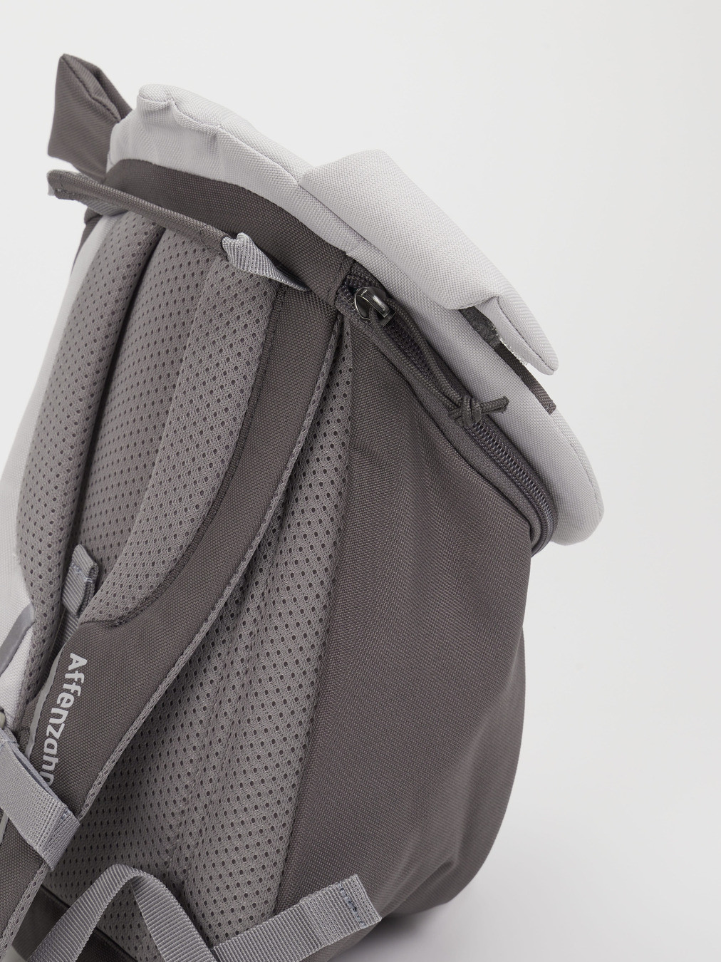 Rucksack grau 9613454000103