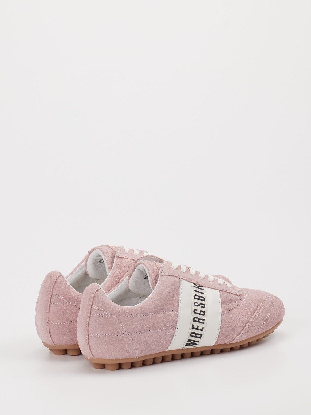 Sneaker rot 1661597000703