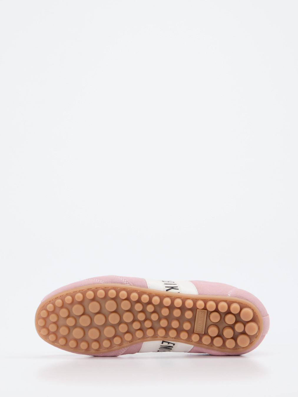 Sneaker rot 1661597000705