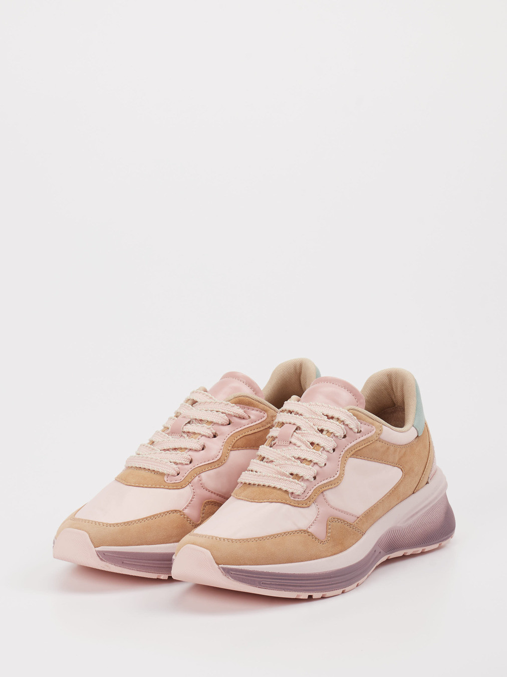 Sneaker rot 1663593000502