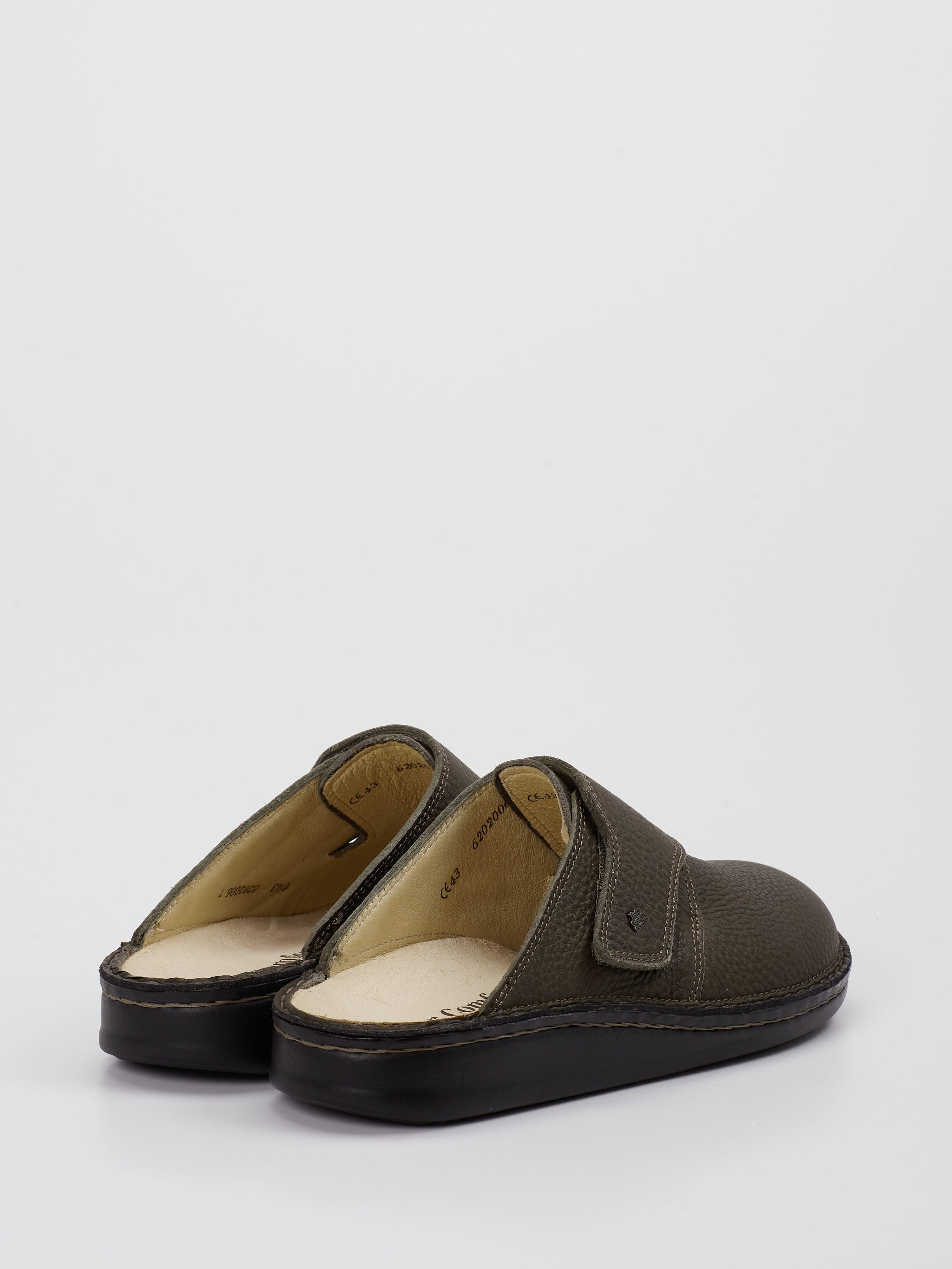 Pantolette grün 4111609000303