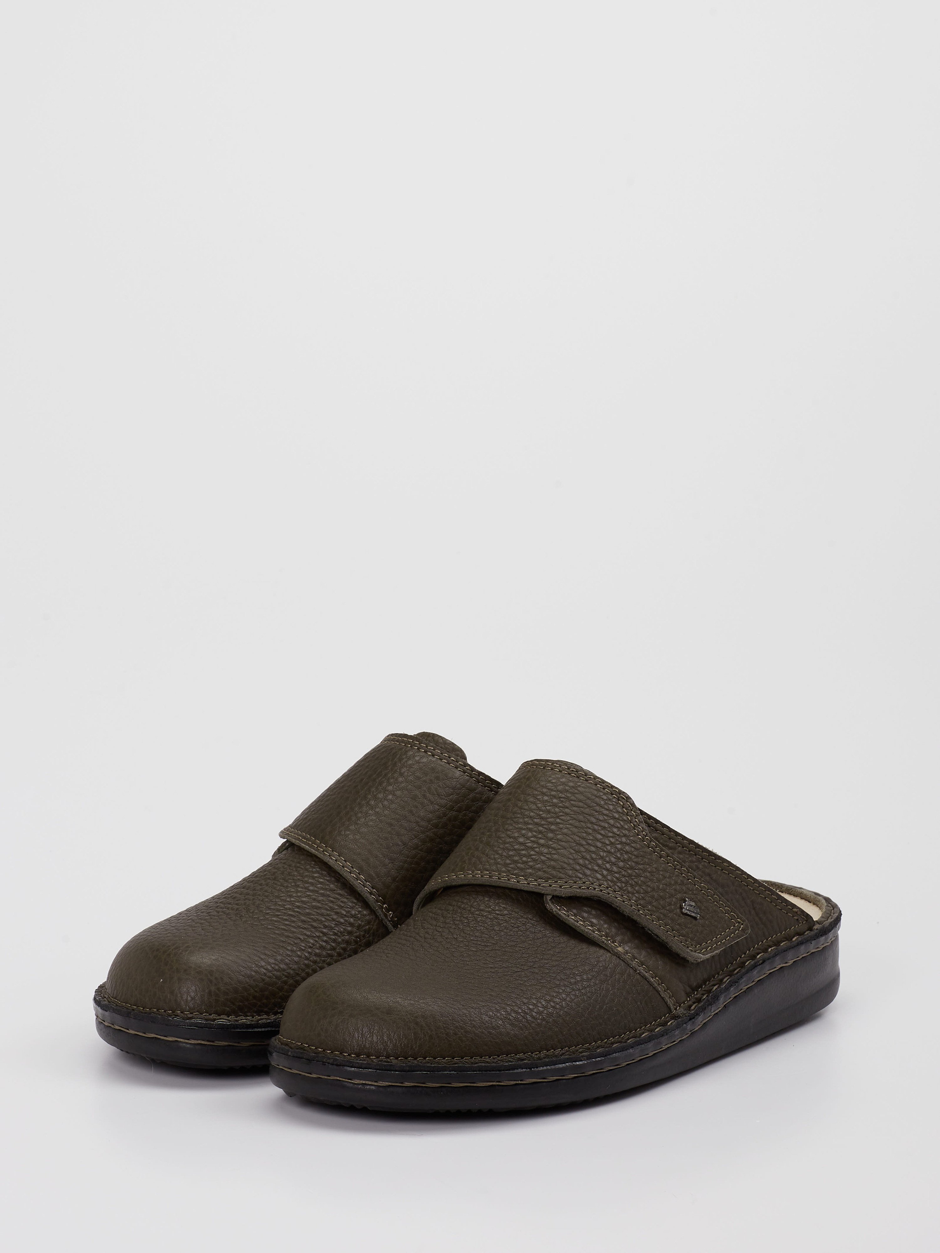 Pantolette grün 4111609000302