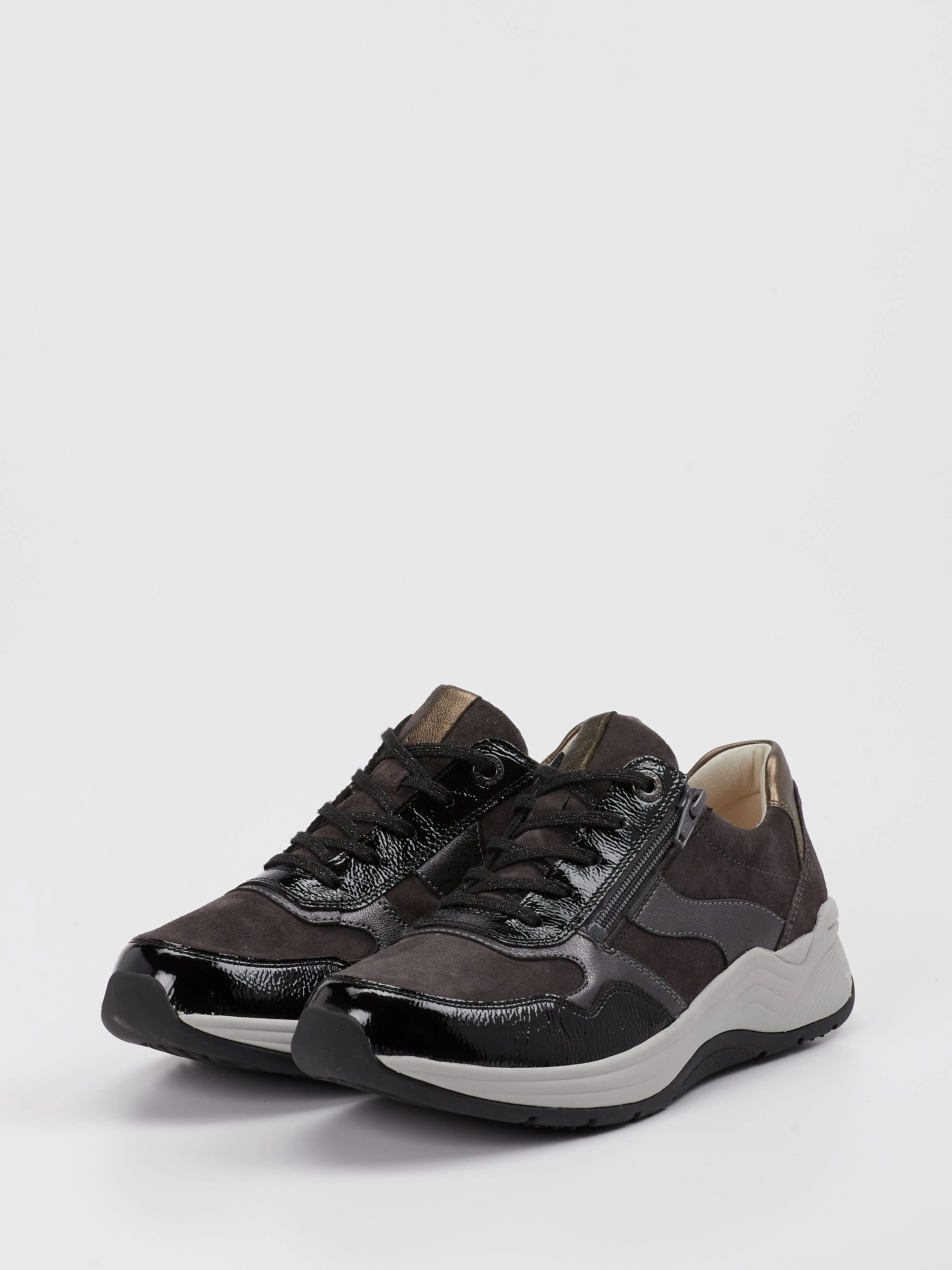 Sneaker