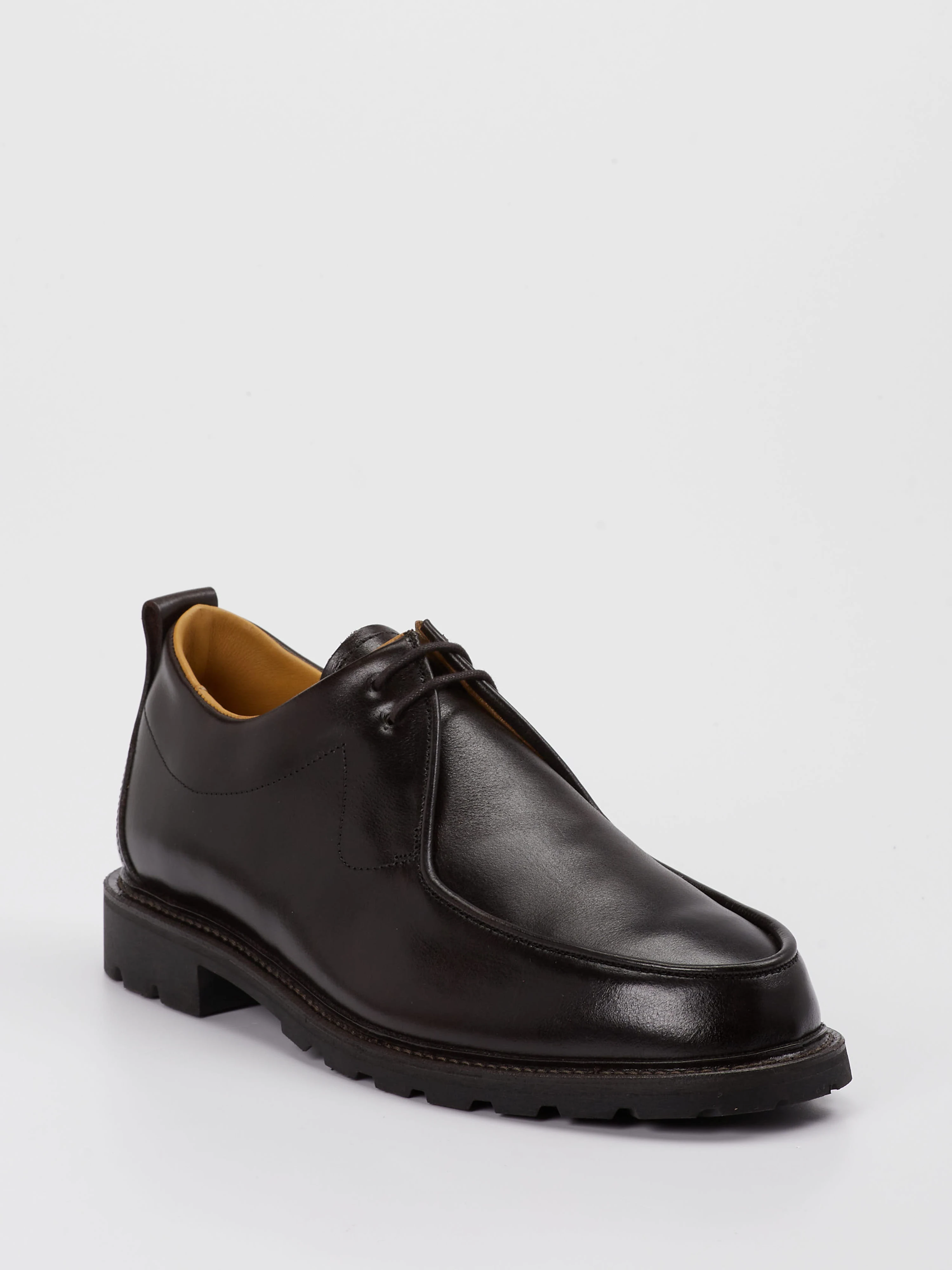Schnürschuh