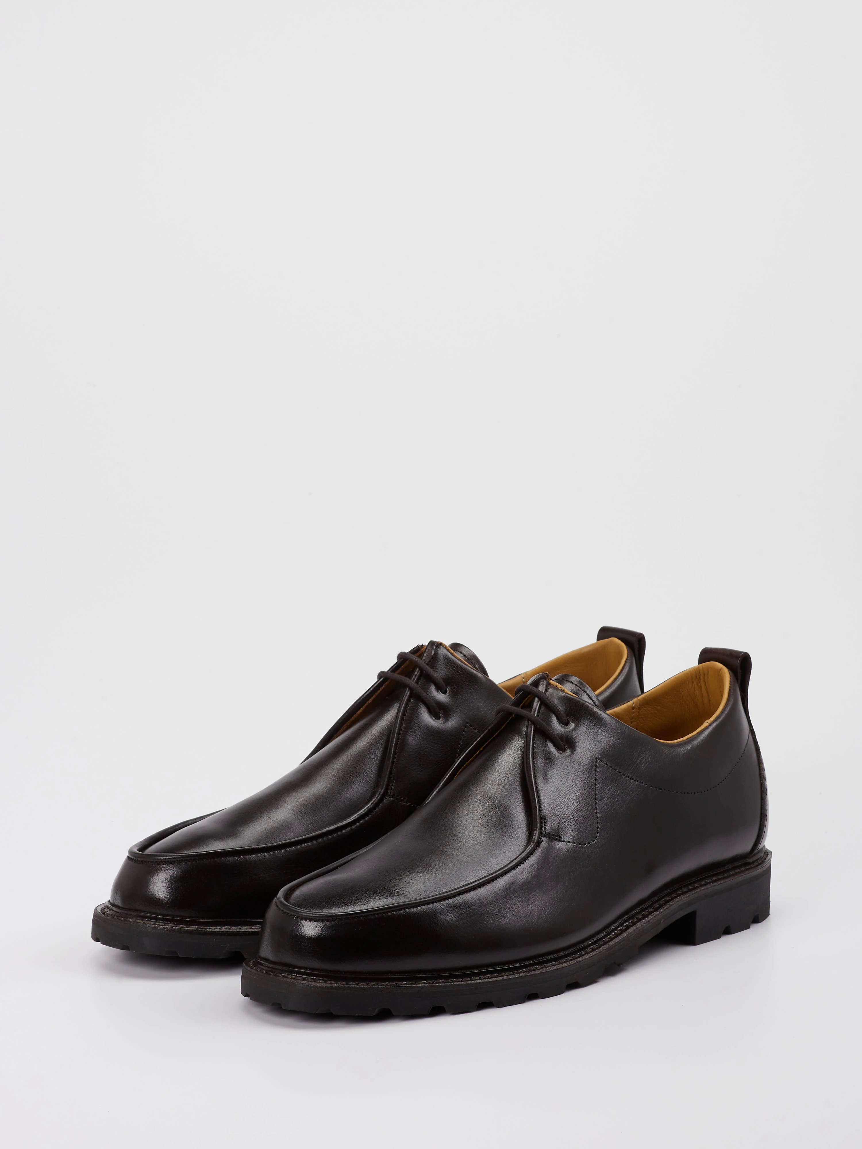 Schnürschuh