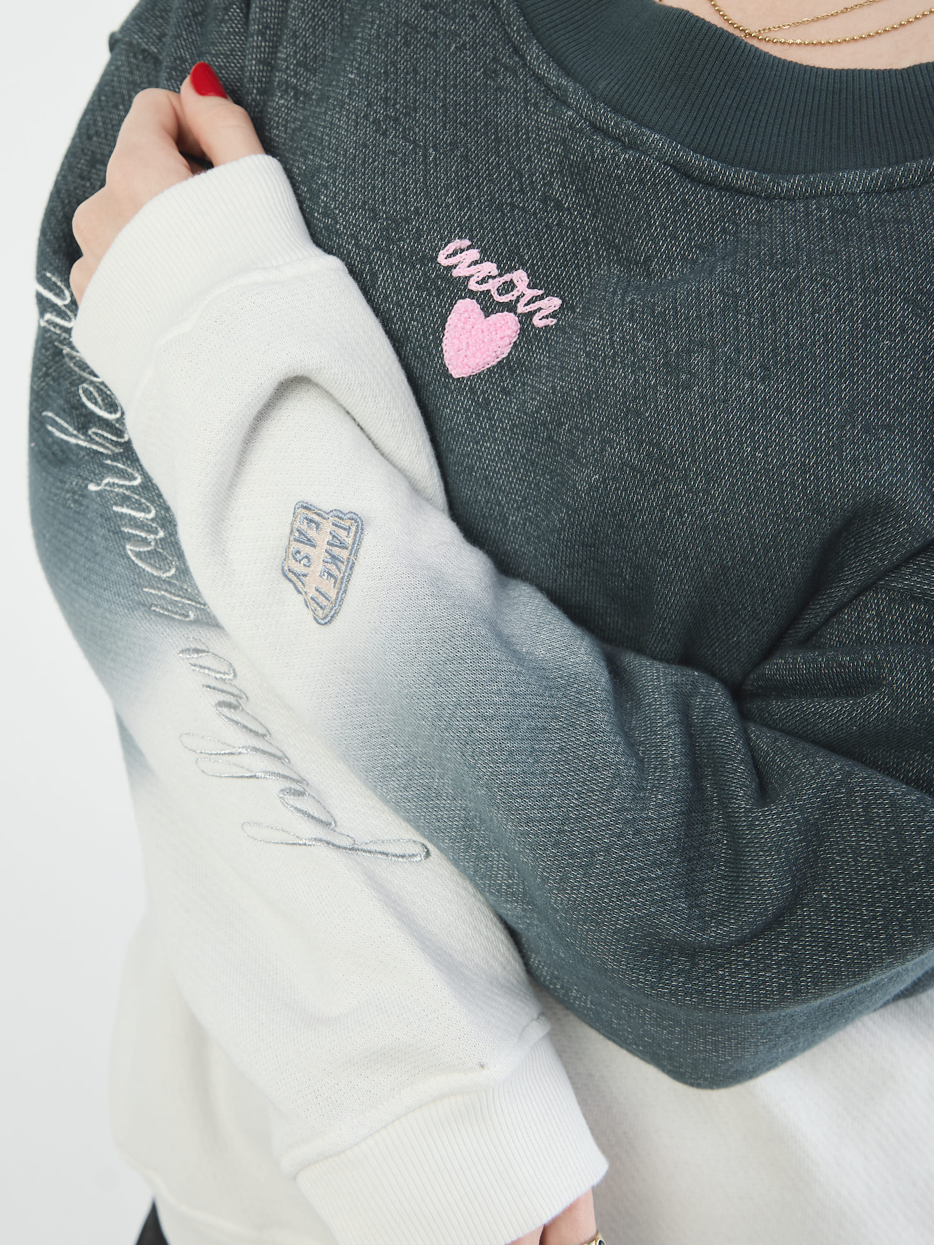 Sweatshirt