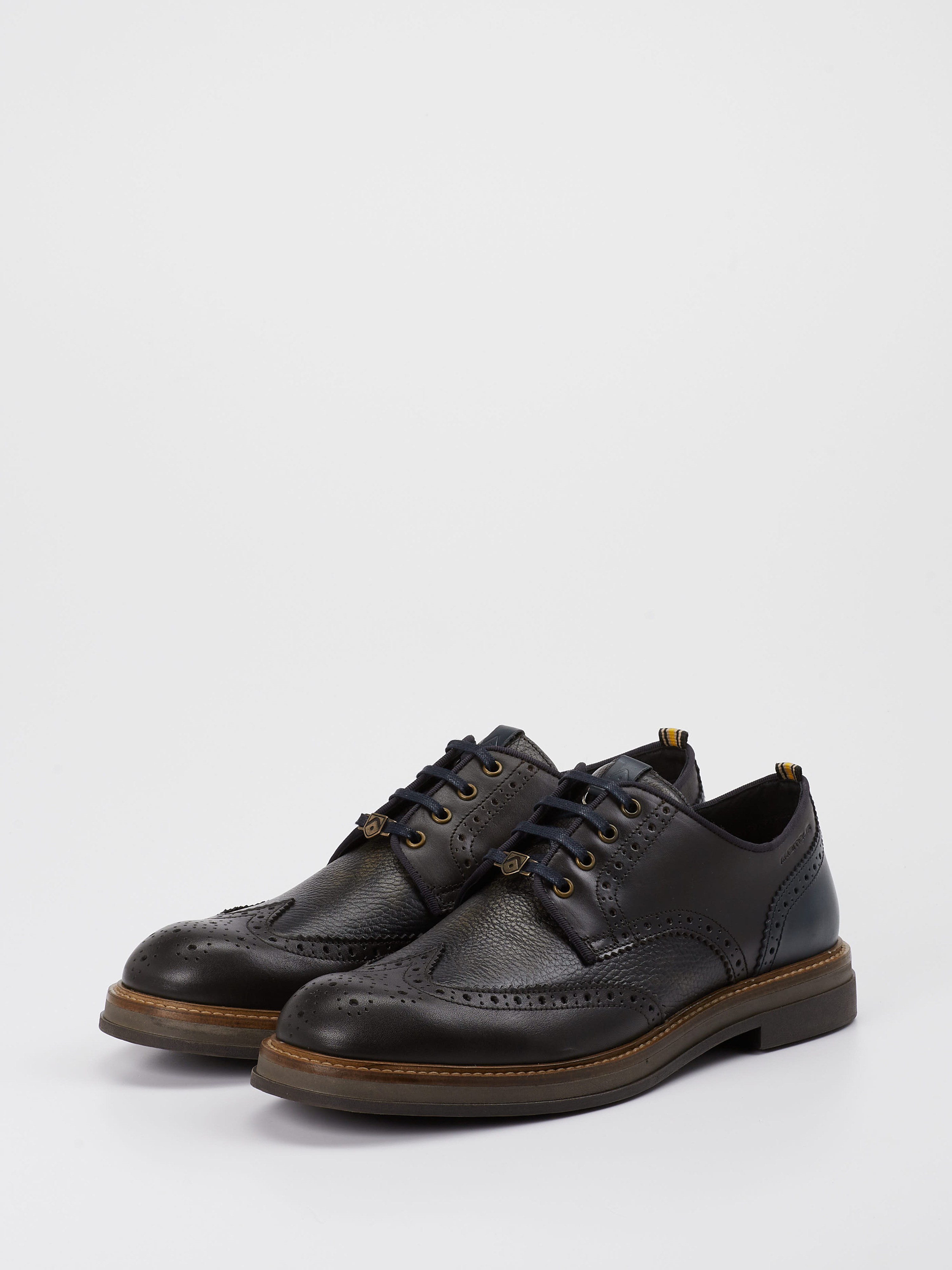 Schnürschuh