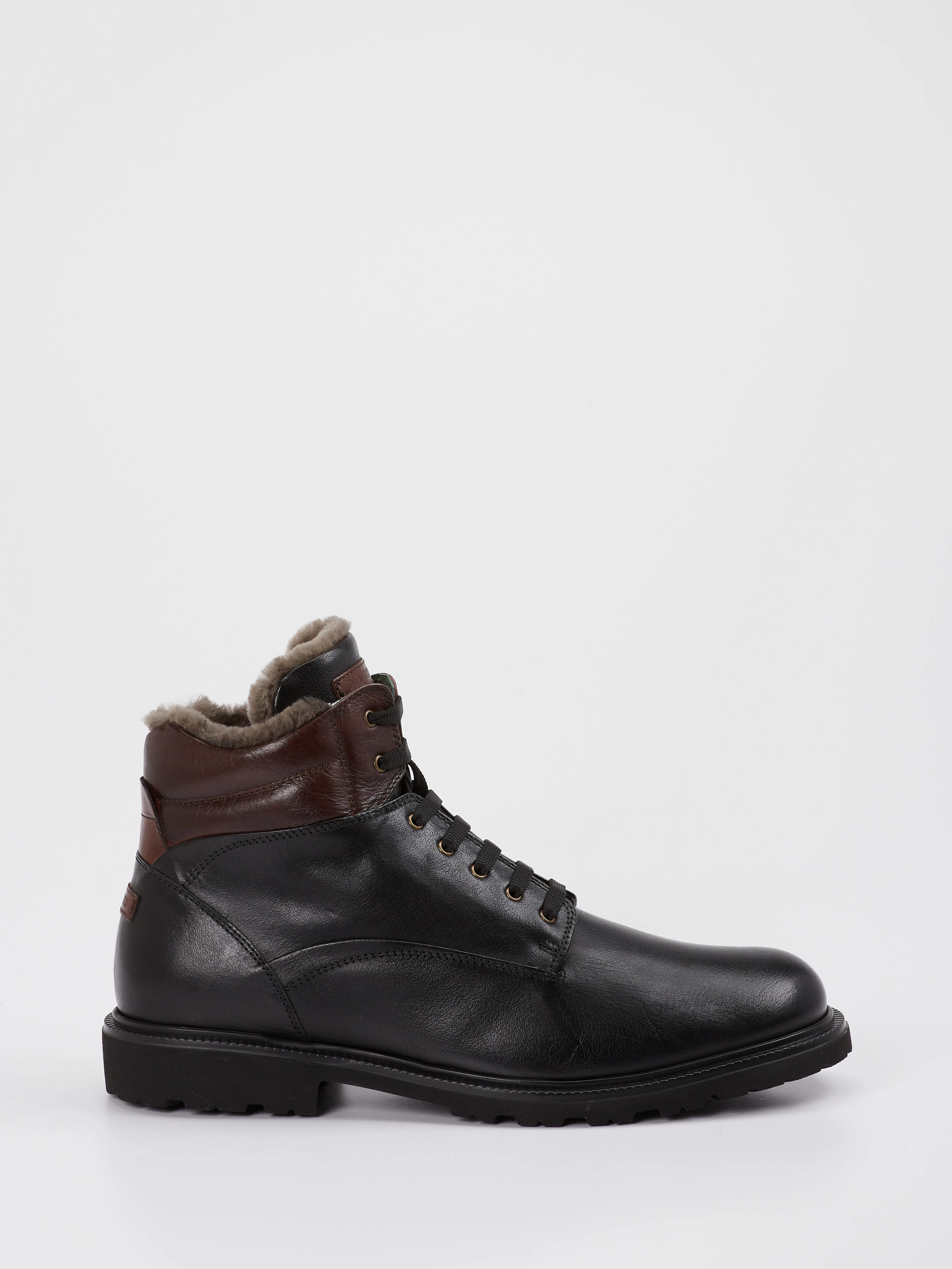 Boot schwarz 4801009062401