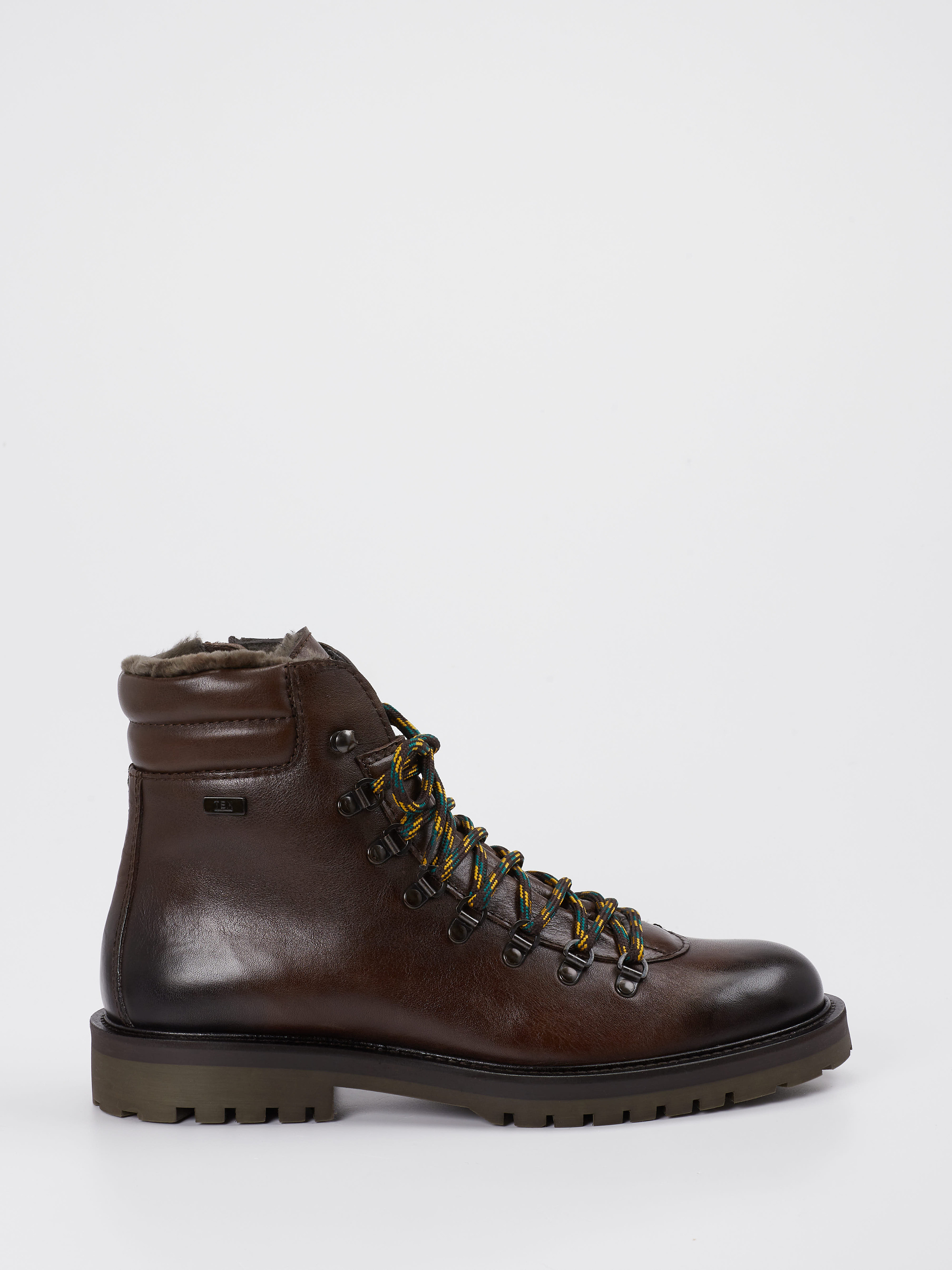 Boot braun 4801209063601