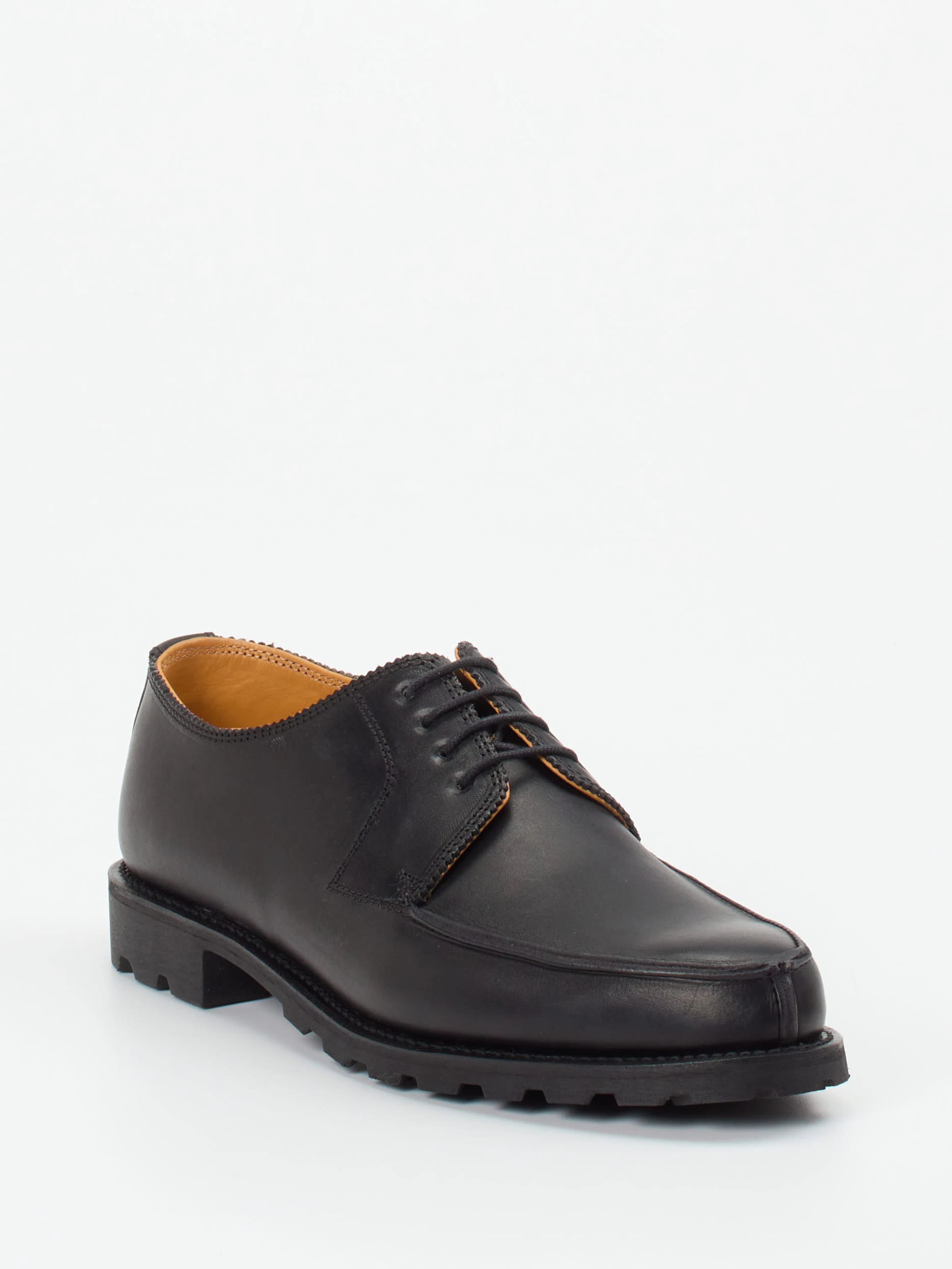 Schnürschuh