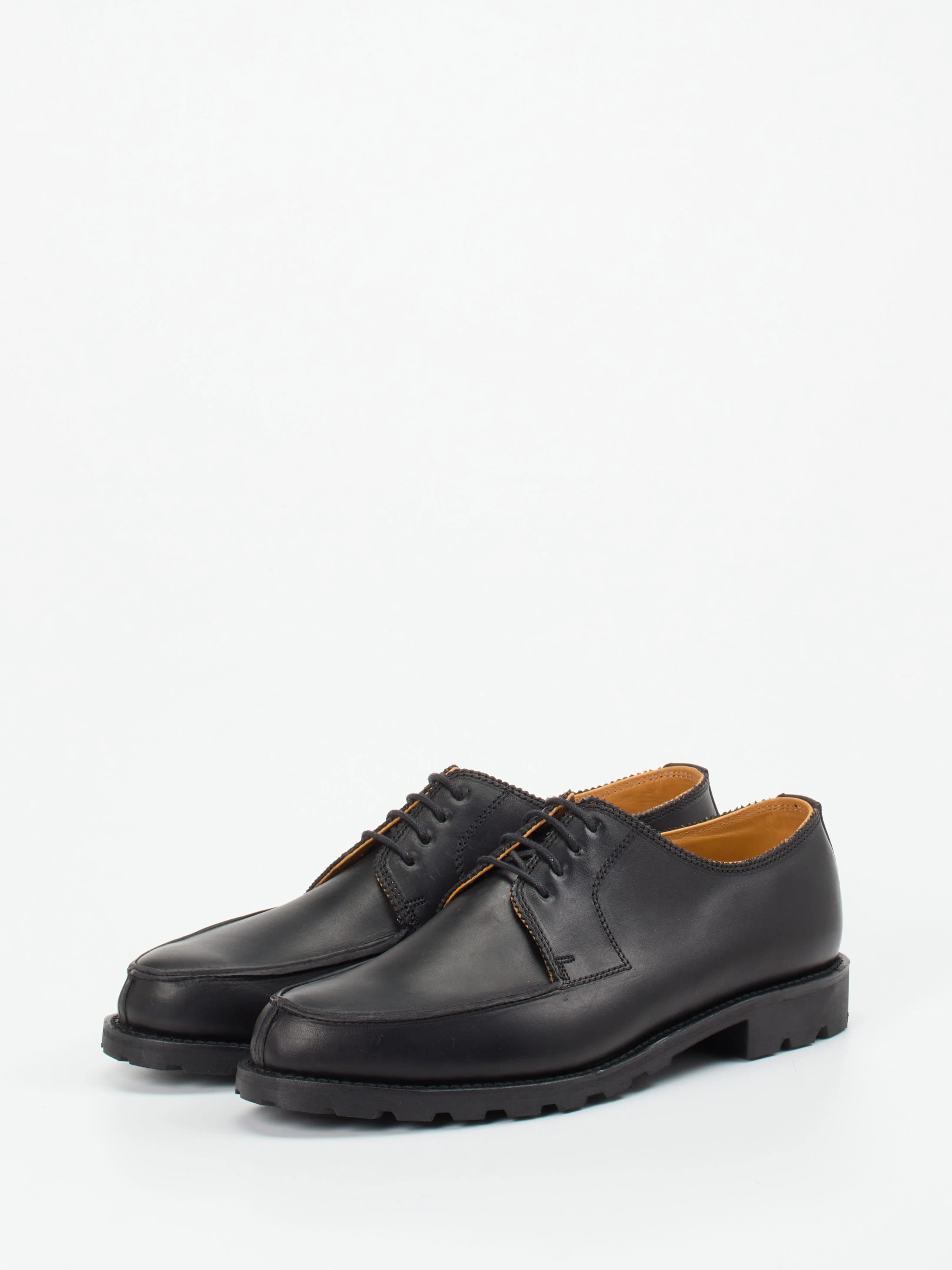 Schnürschuh