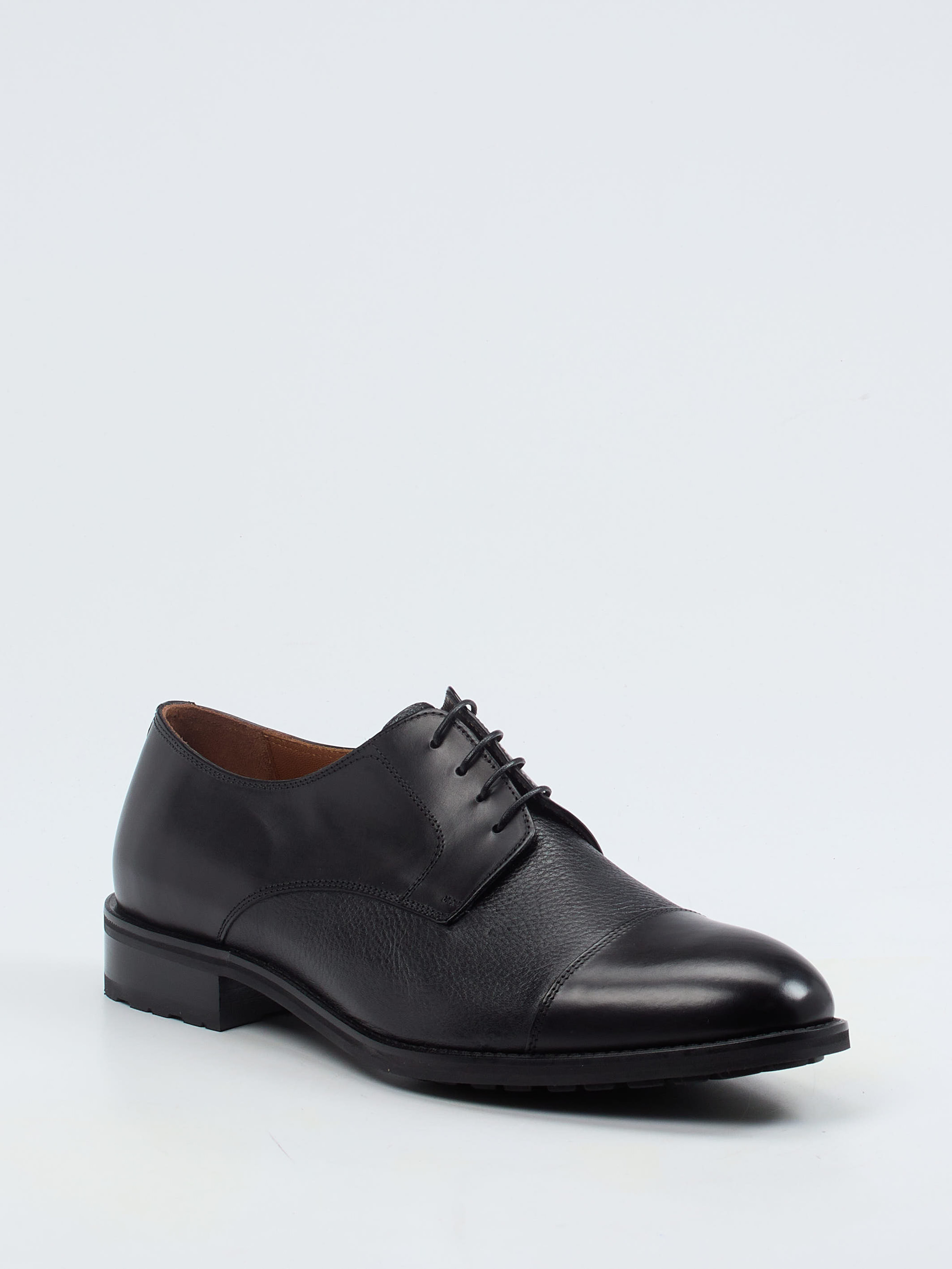 Schnürschuh