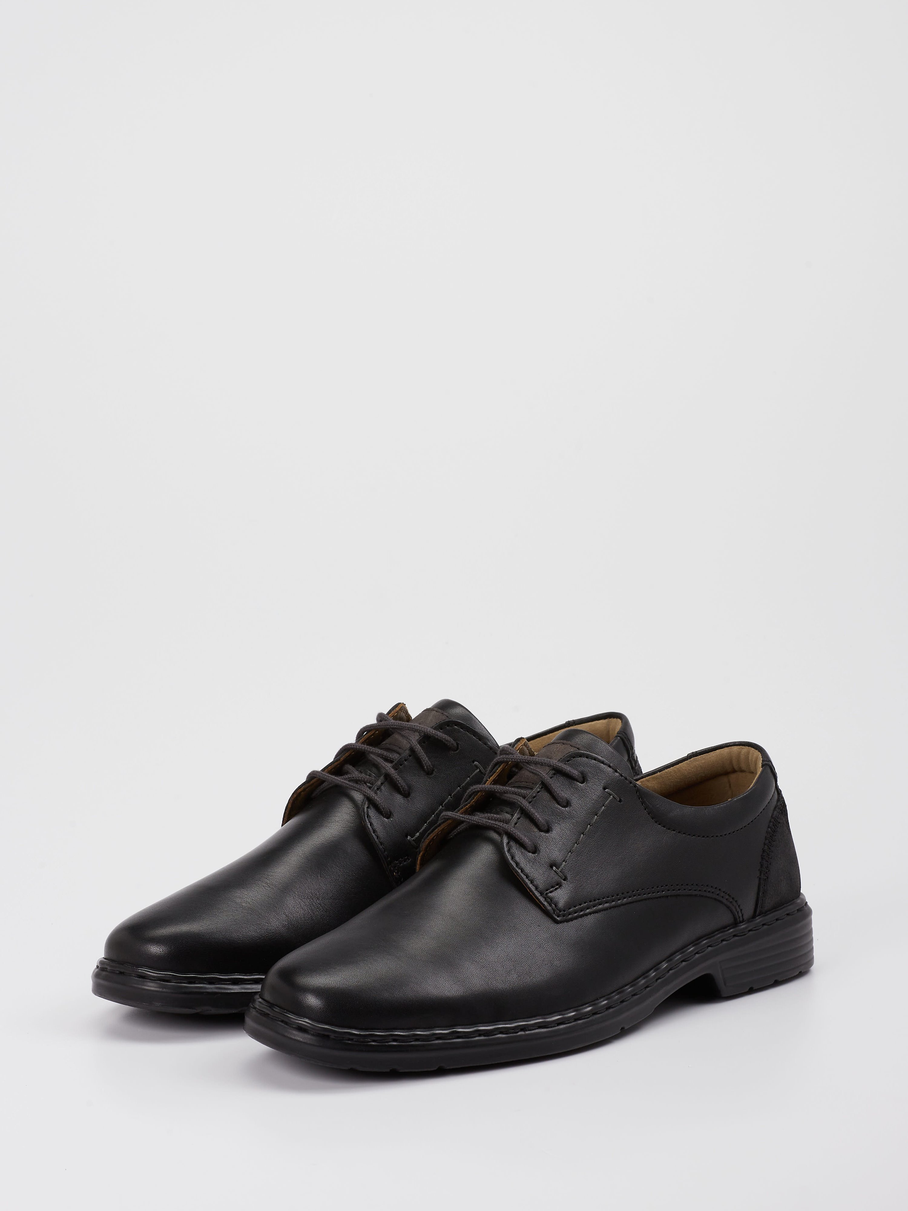 Schnürschuh