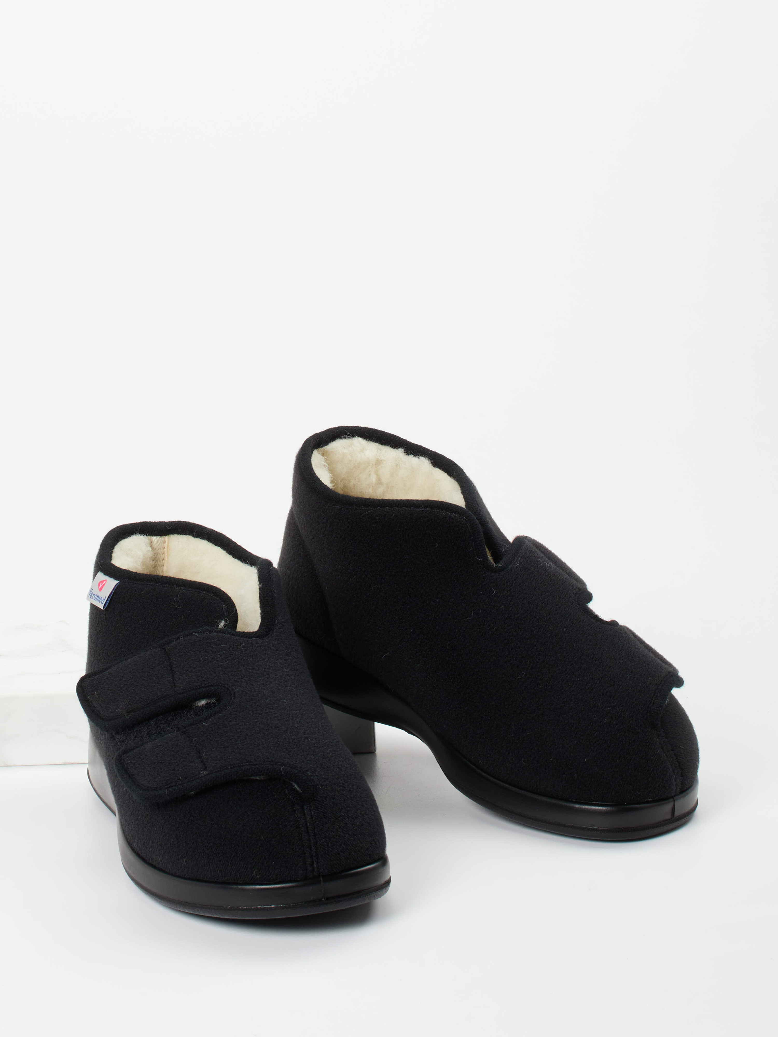 Hausschuh schwarz 7373009000304