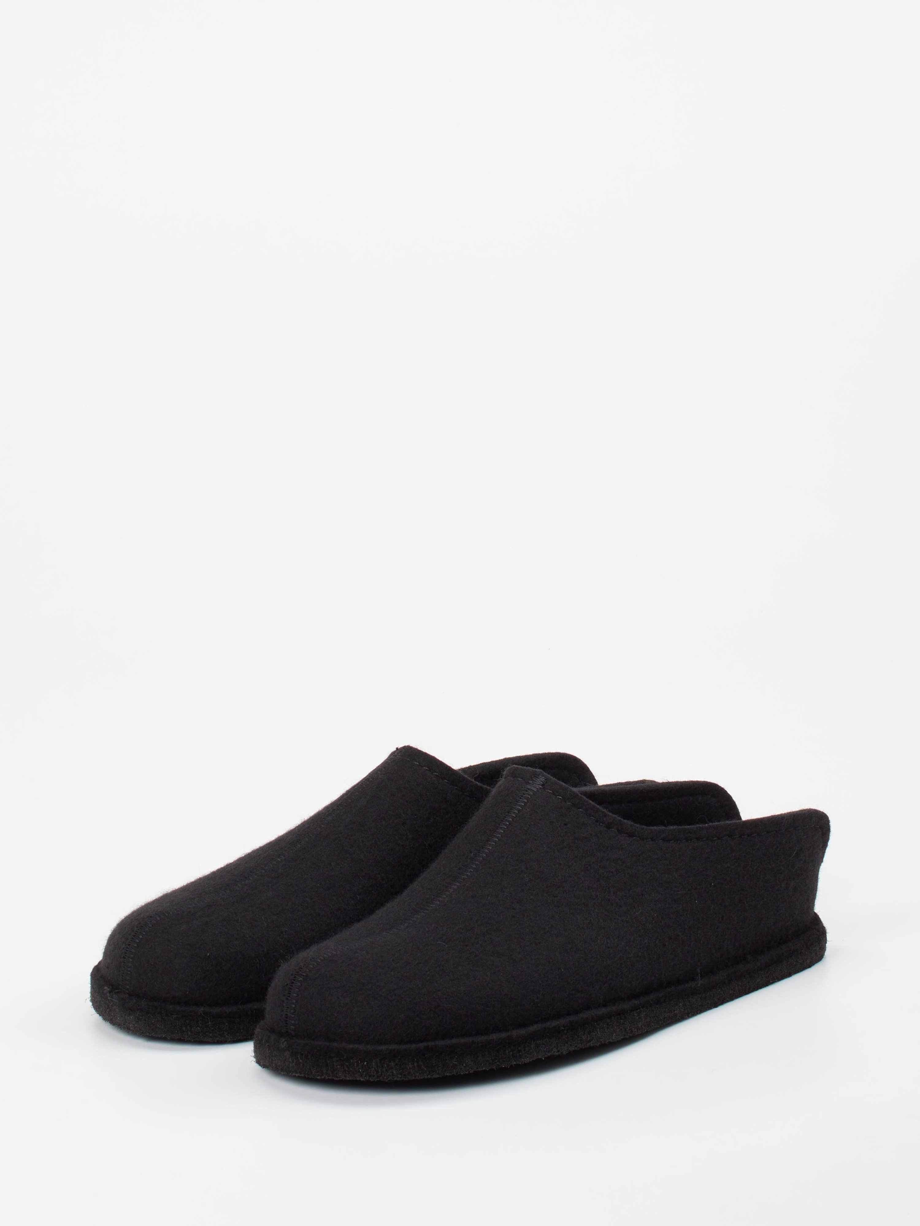 Hausschuhe schwarz 7463009001302