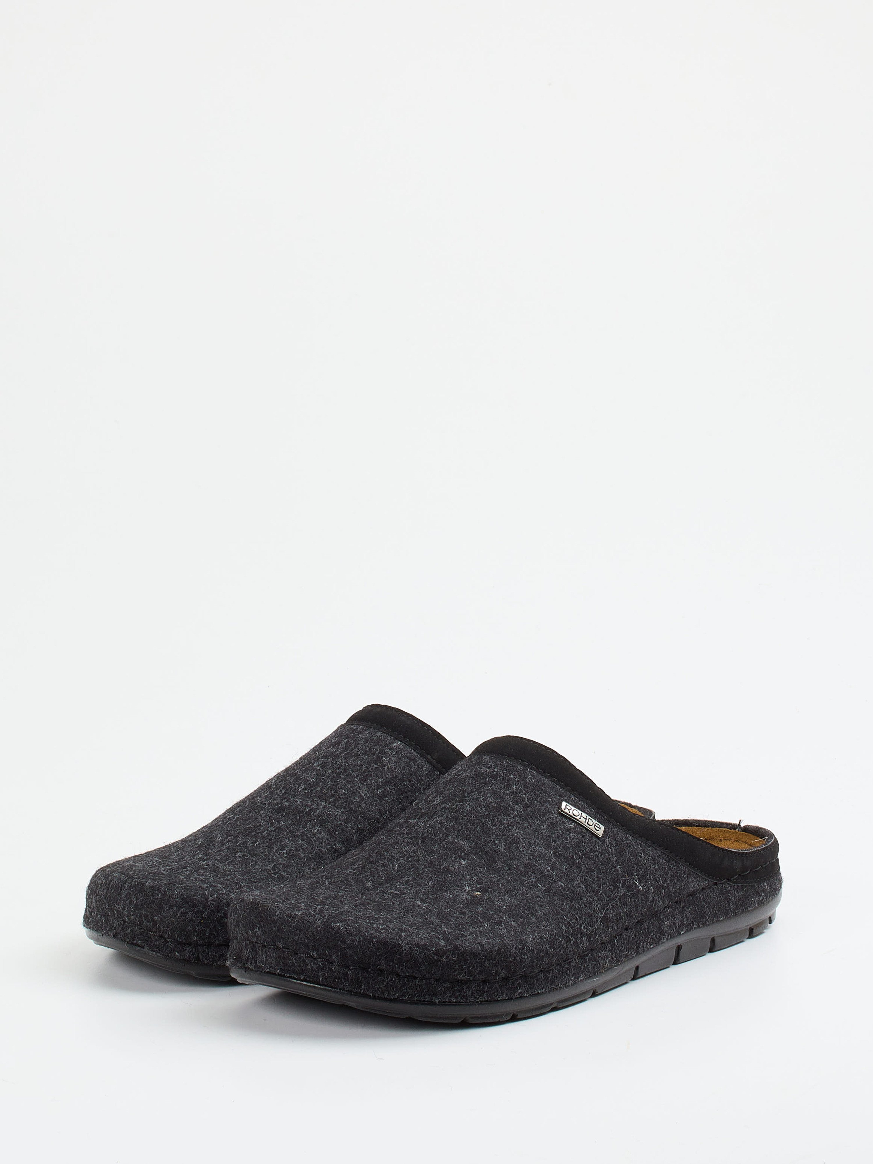 Hausschuh grau 7463409003802