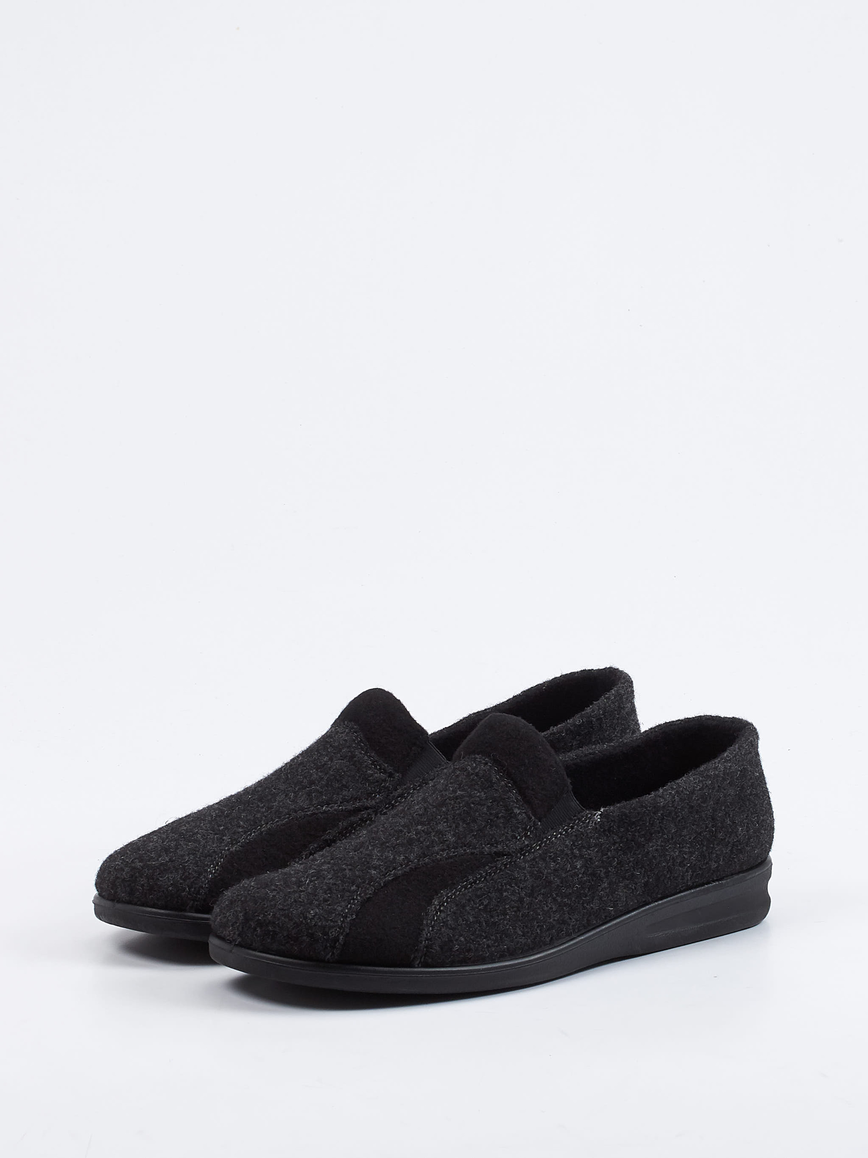 Hausschuh grau 7473409000702