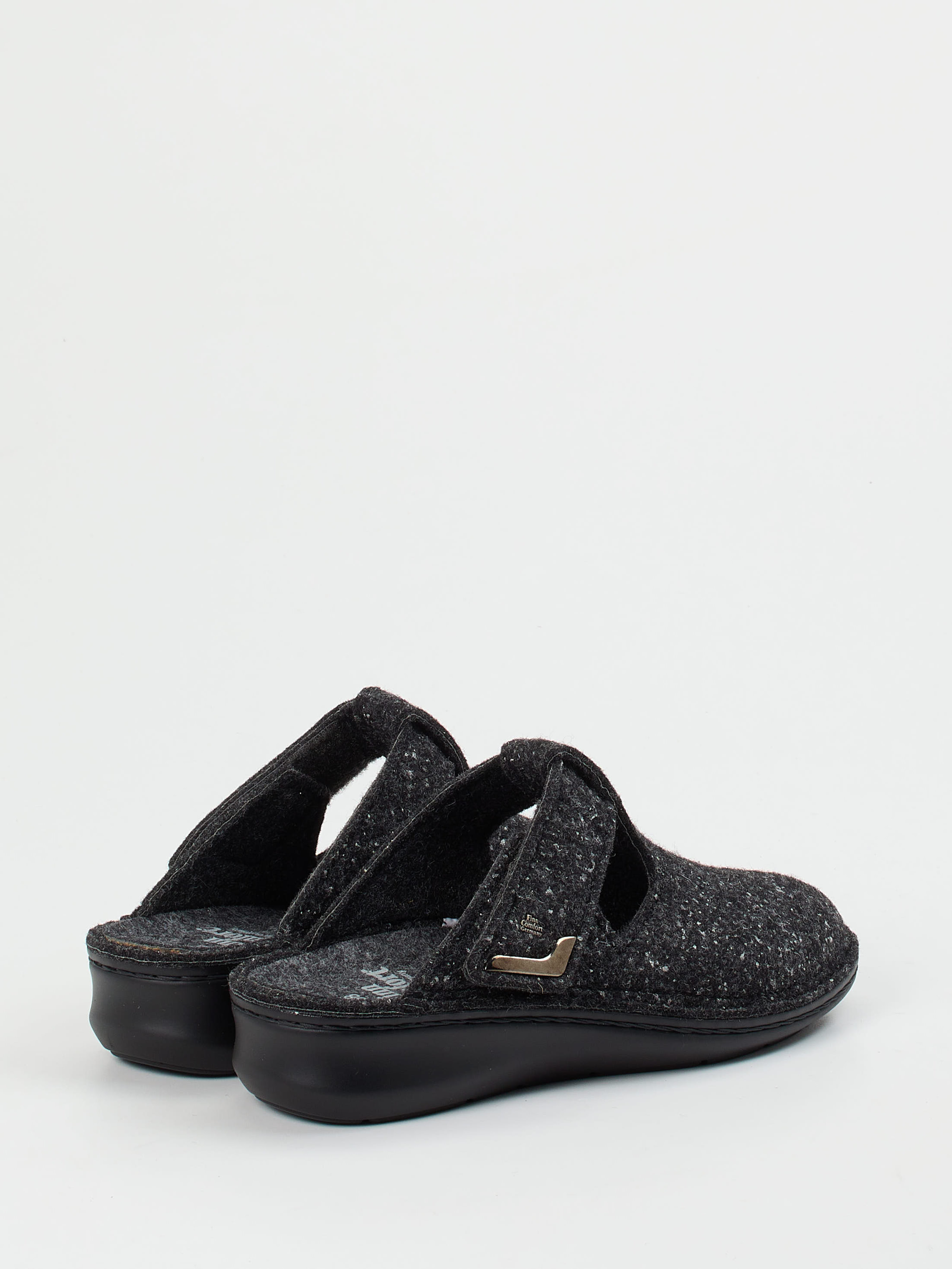 Hausschuh grau 7163409010903