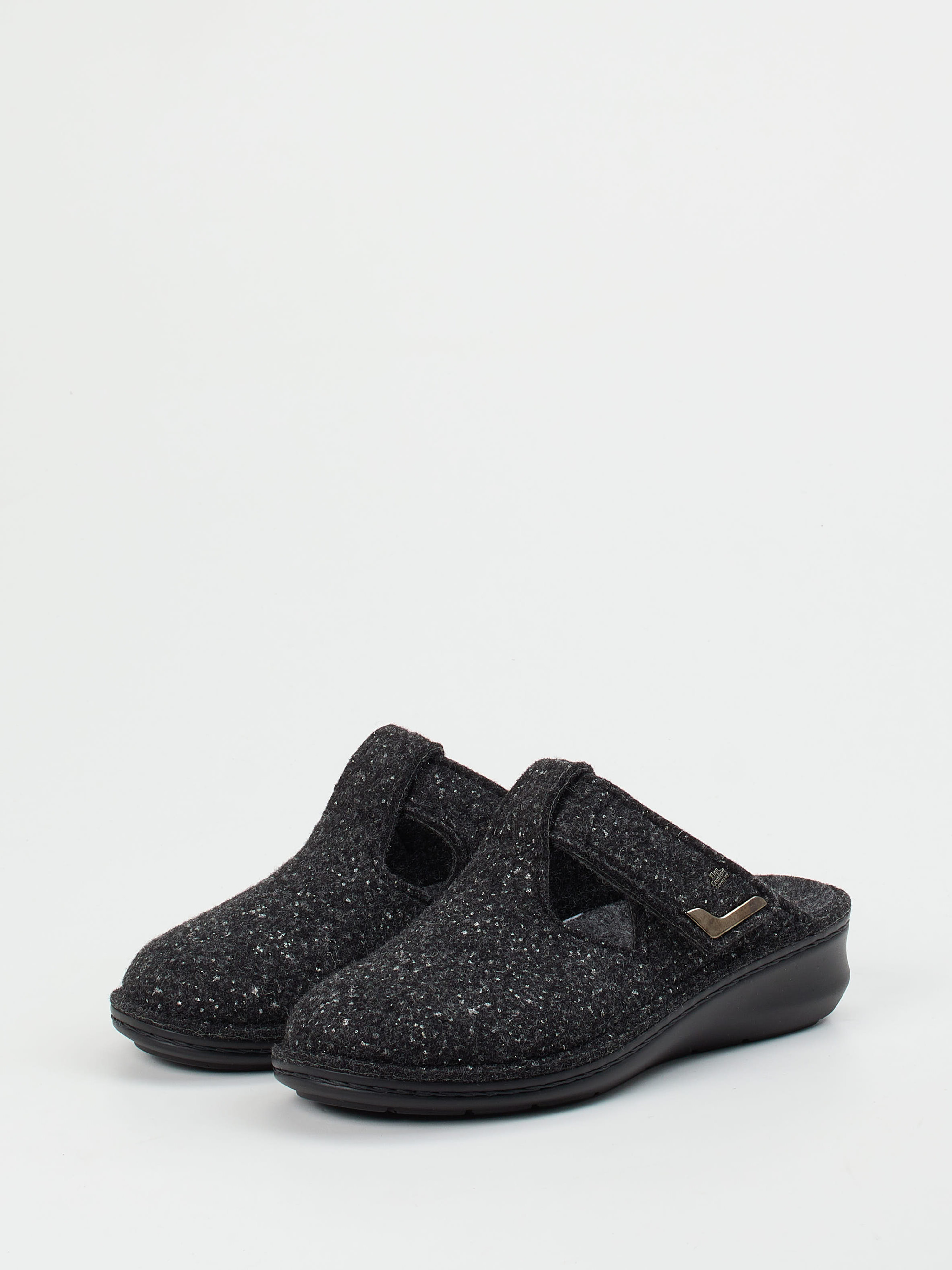 Hausschuh grau 7163409010902
